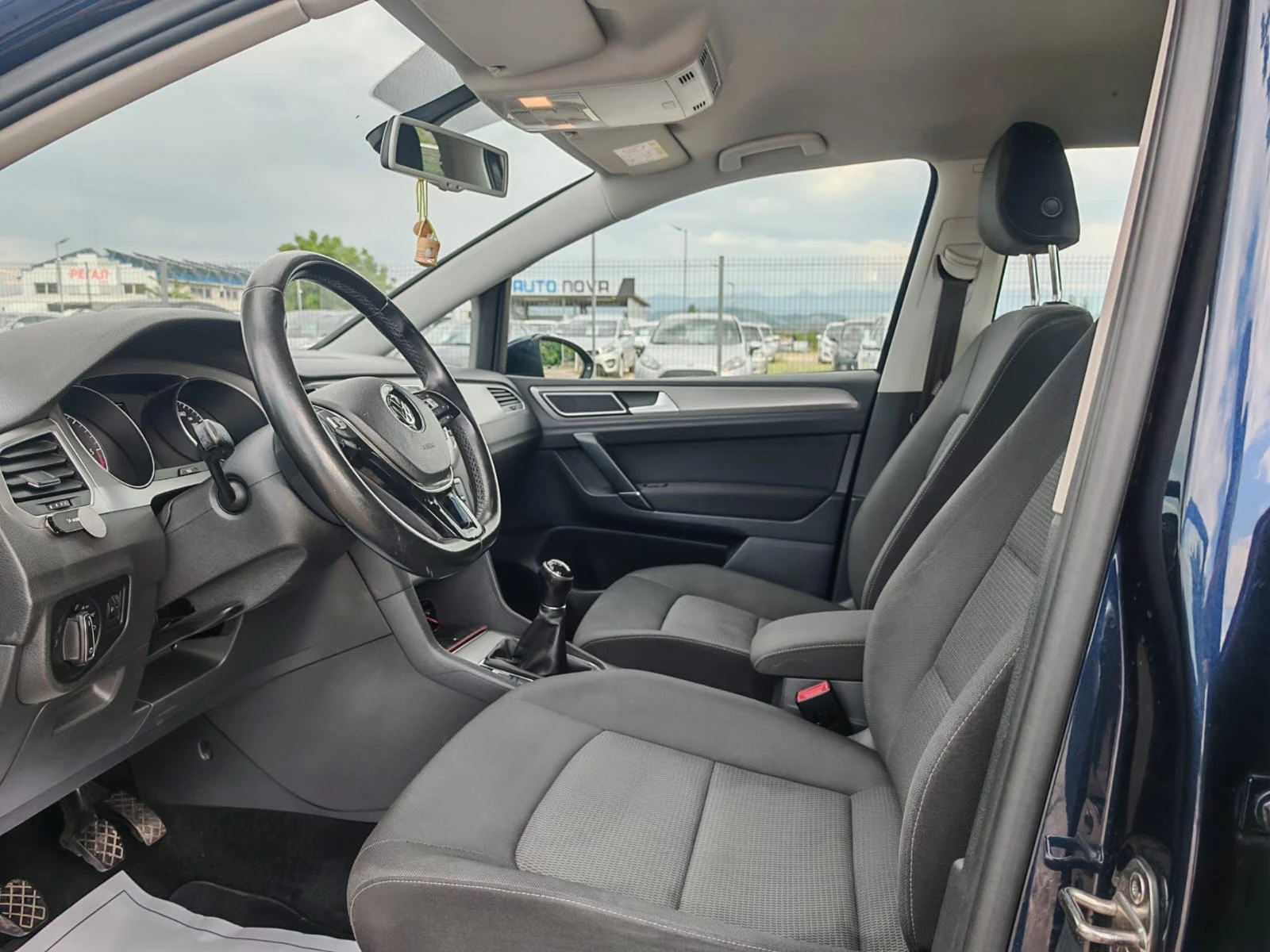 VW Golf Plus Sportsvan Регистриран - изображение 8