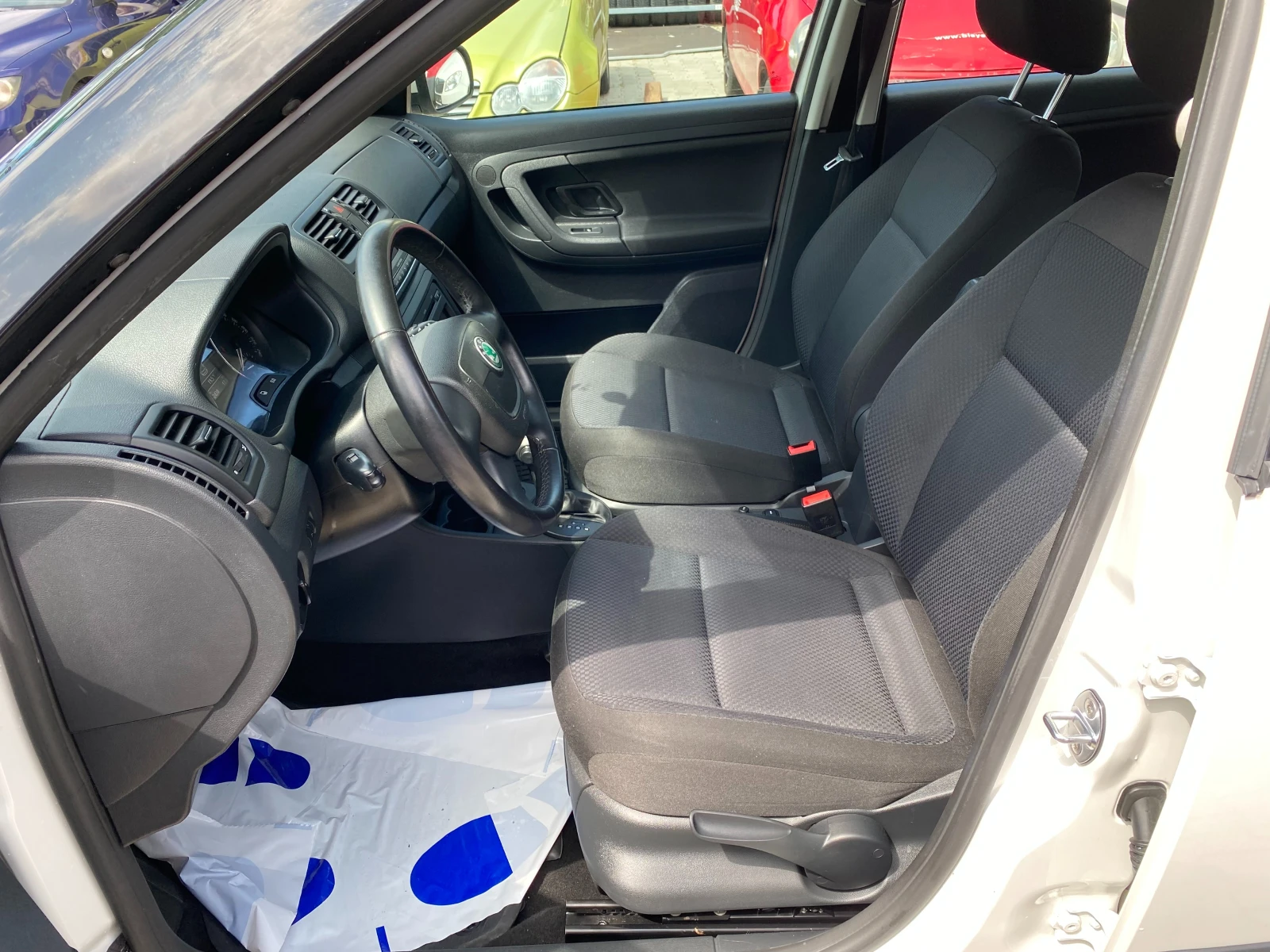 Skoda Fabia 62000км Автоматик - изображение 8