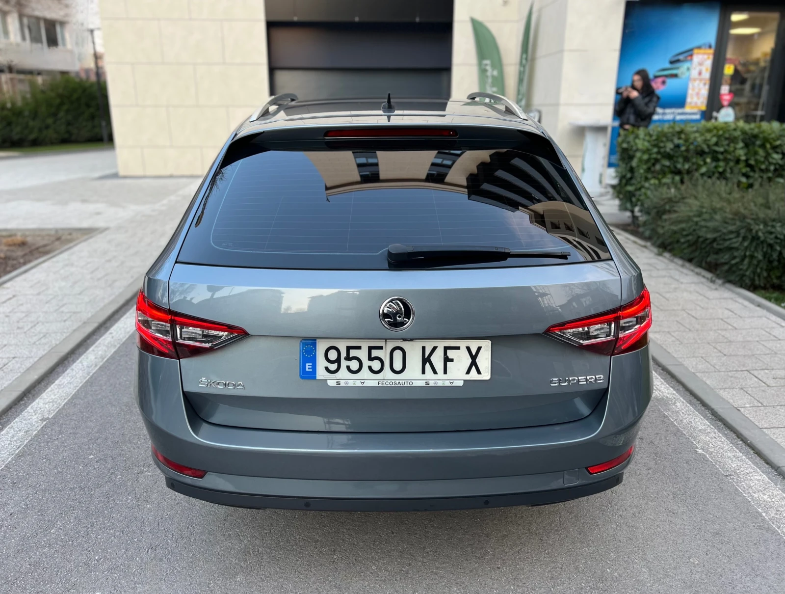 Skoda Superb 2.0 TDI EDITION * СЕРВИЗНА ИСТОРИЯ* , снимка 5 - Автомобили и джипове - 53823100