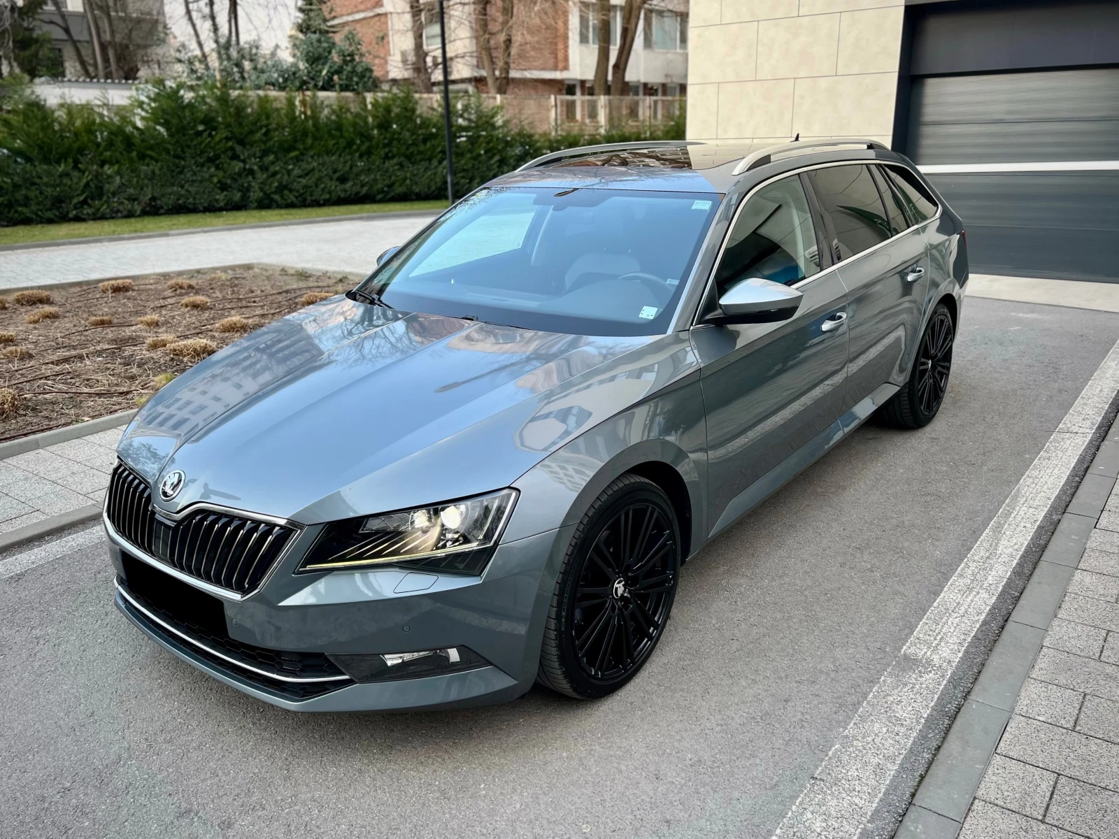 Skoda Superb 2.0 TDI EDITION * СЕРВИЗНА ИСТОРИЯ* 