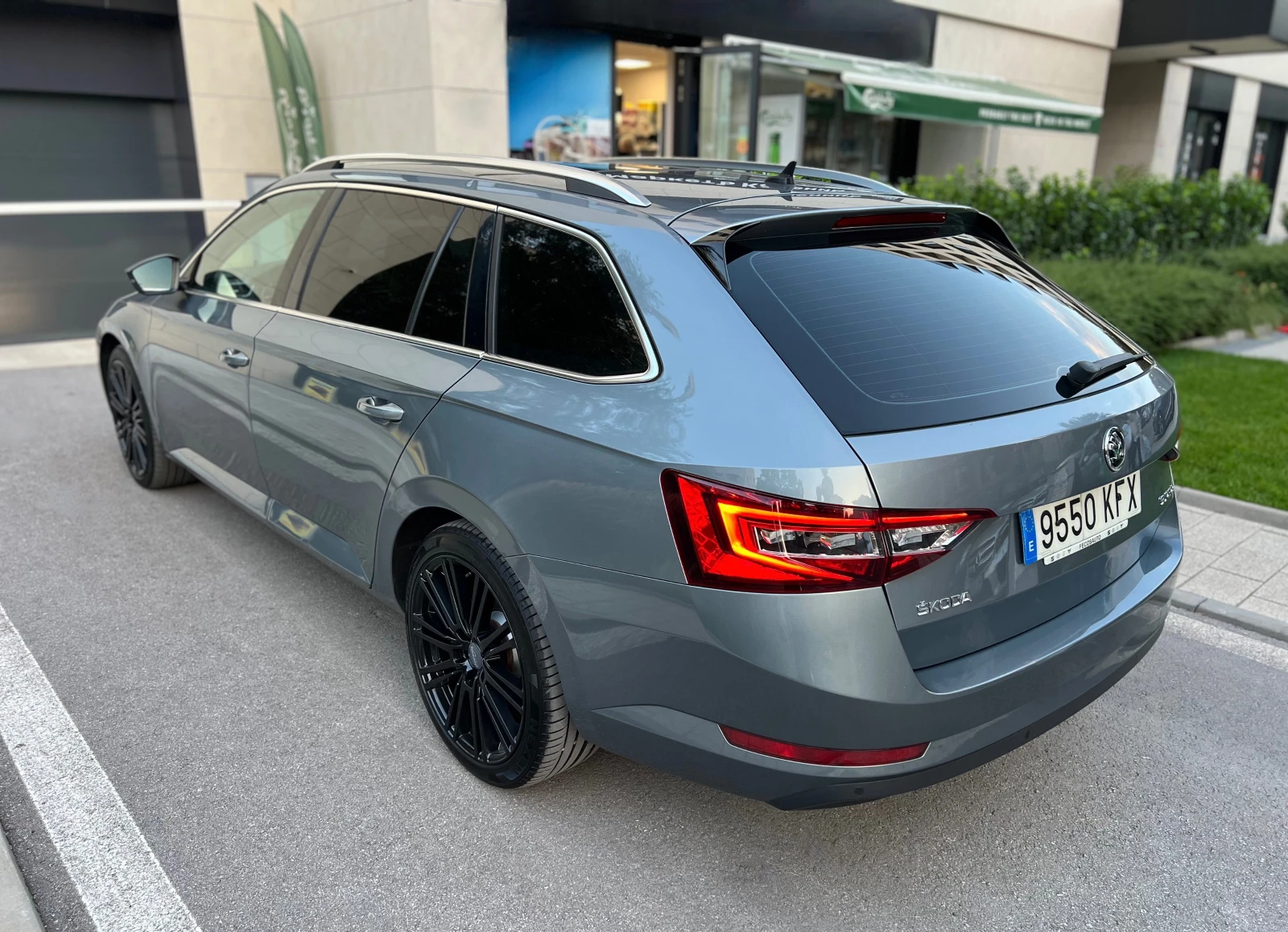 Skoda Superb 2.0 TDI 150к.с. EDITION PANORAMA ALCANTARA - изображение 4