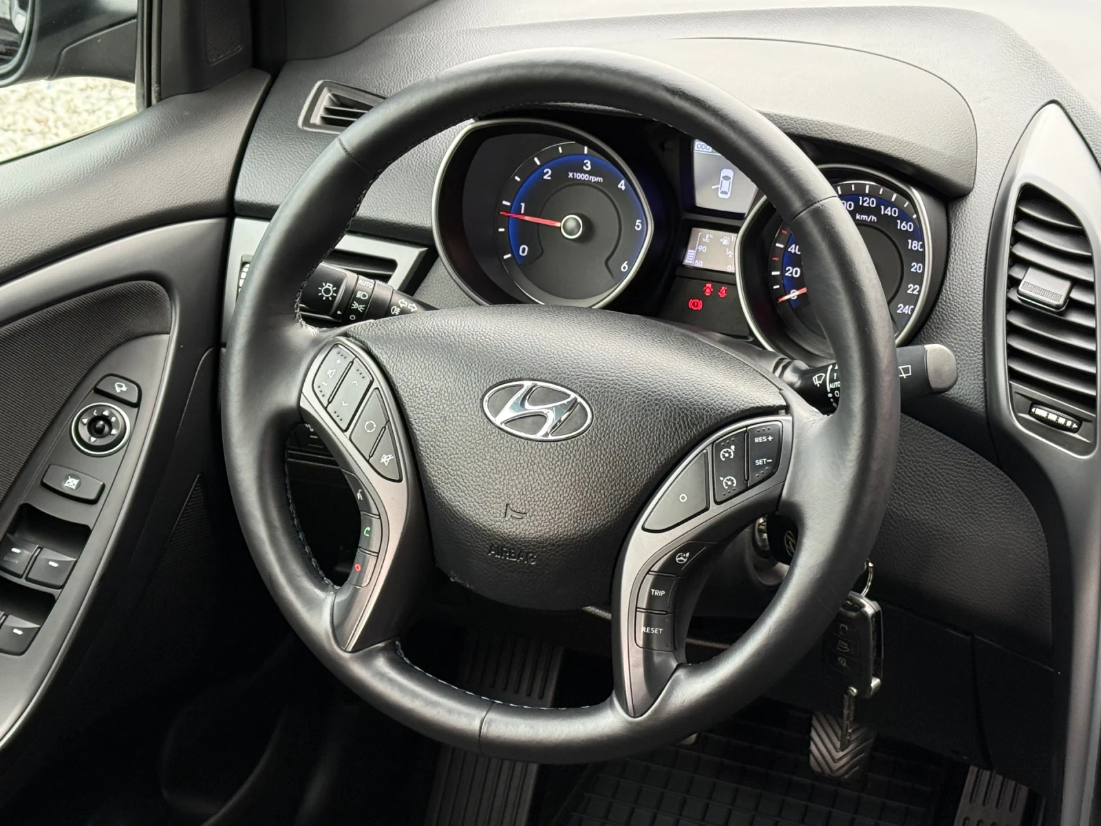 Hyundai I30 1.6CRDi, LED, * 118 000км* KTEO, COC, Full Extra!  - изображение 9