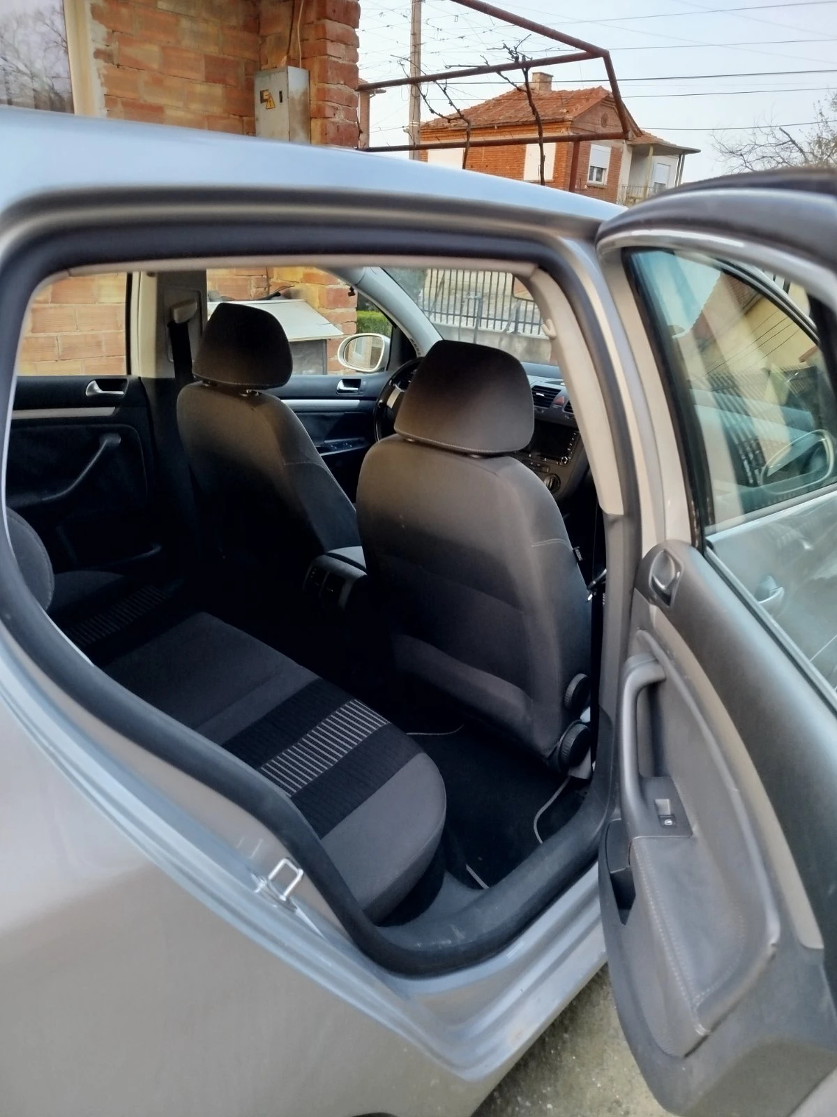 VW Golf 1.6, снимка 8 - Автомобили и джипове - 53807032