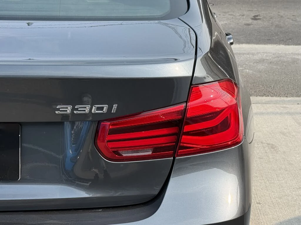 BMW 330 * М-Package* * HeadUp* AвтоКредит* (ЦЕНА ДО БГ) - изображение 4