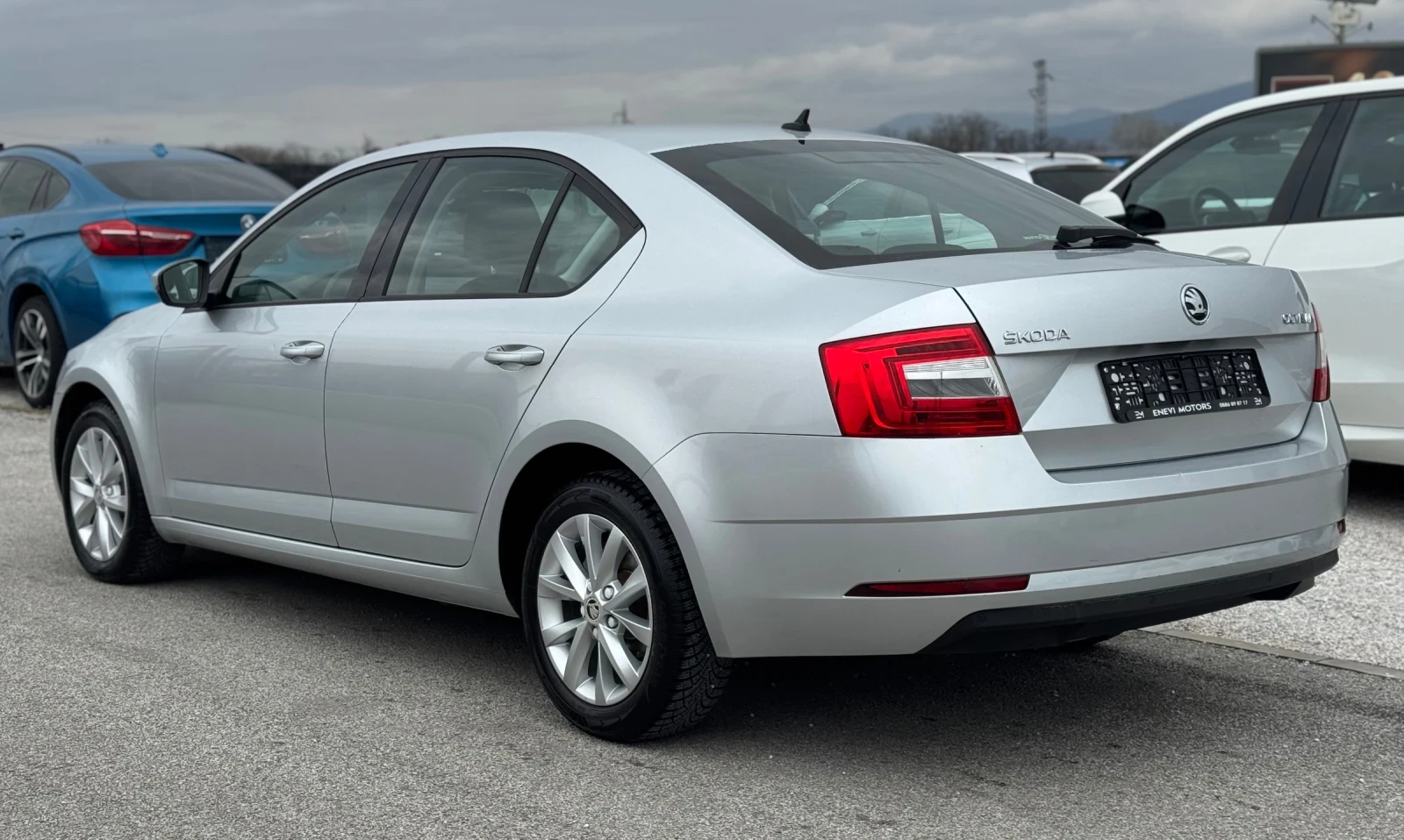 Skoda Octavia 1.6TDI navi, снимка 4 - Автомобили и джипове - 53825724