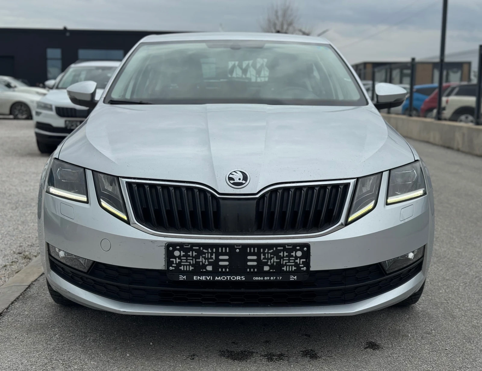 Skoda Octavia 1.6TDI navi, снимка 2 - Автомобили и джипове - 53825724