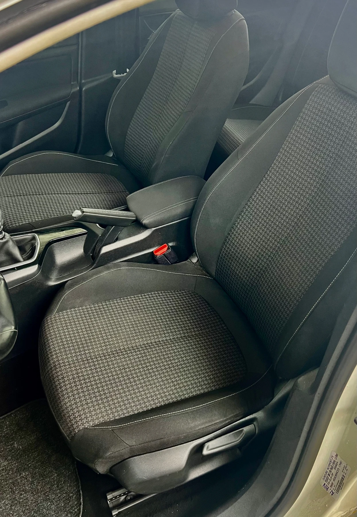 Peugeot 308 1.5, снимка 9 - Автомобили и джипове - 53958160