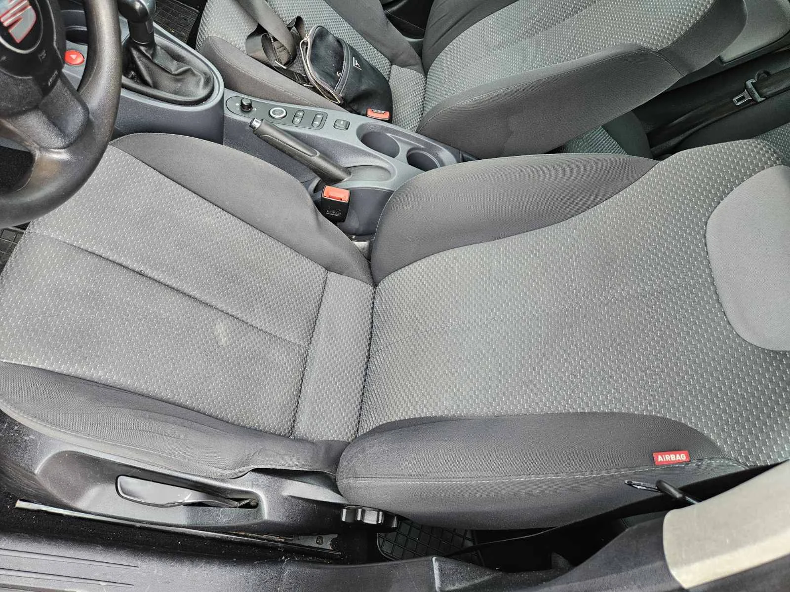 Seat Leon 1.4i 86hp, снимка 8 - Автомобили и джипове - 54147890