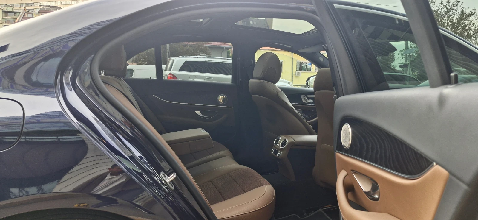 Mercedes-Benz E 300 Diesel - Plugin hybrid-Memory-Panorama, снимка 11 - Автомобили и джипове - 54236832