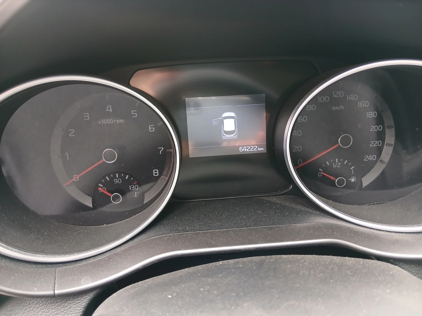 Kia XCeed, снимка 8 - Автомобили и джипове - 54399425