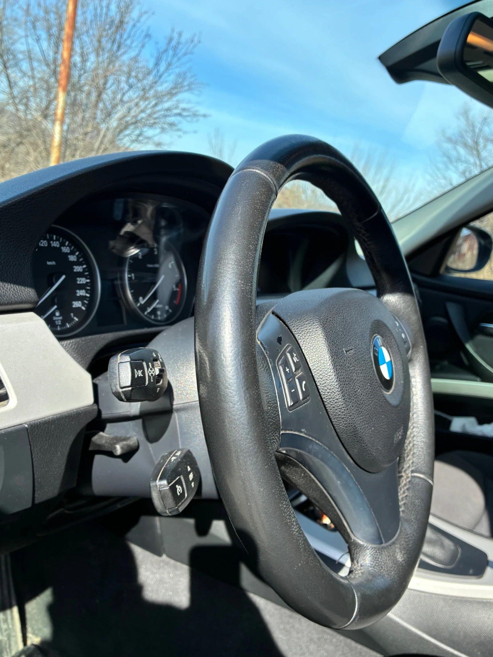 BMW 330 330xd LCI, снимка 10 - Автомобили и джипове - 54570642