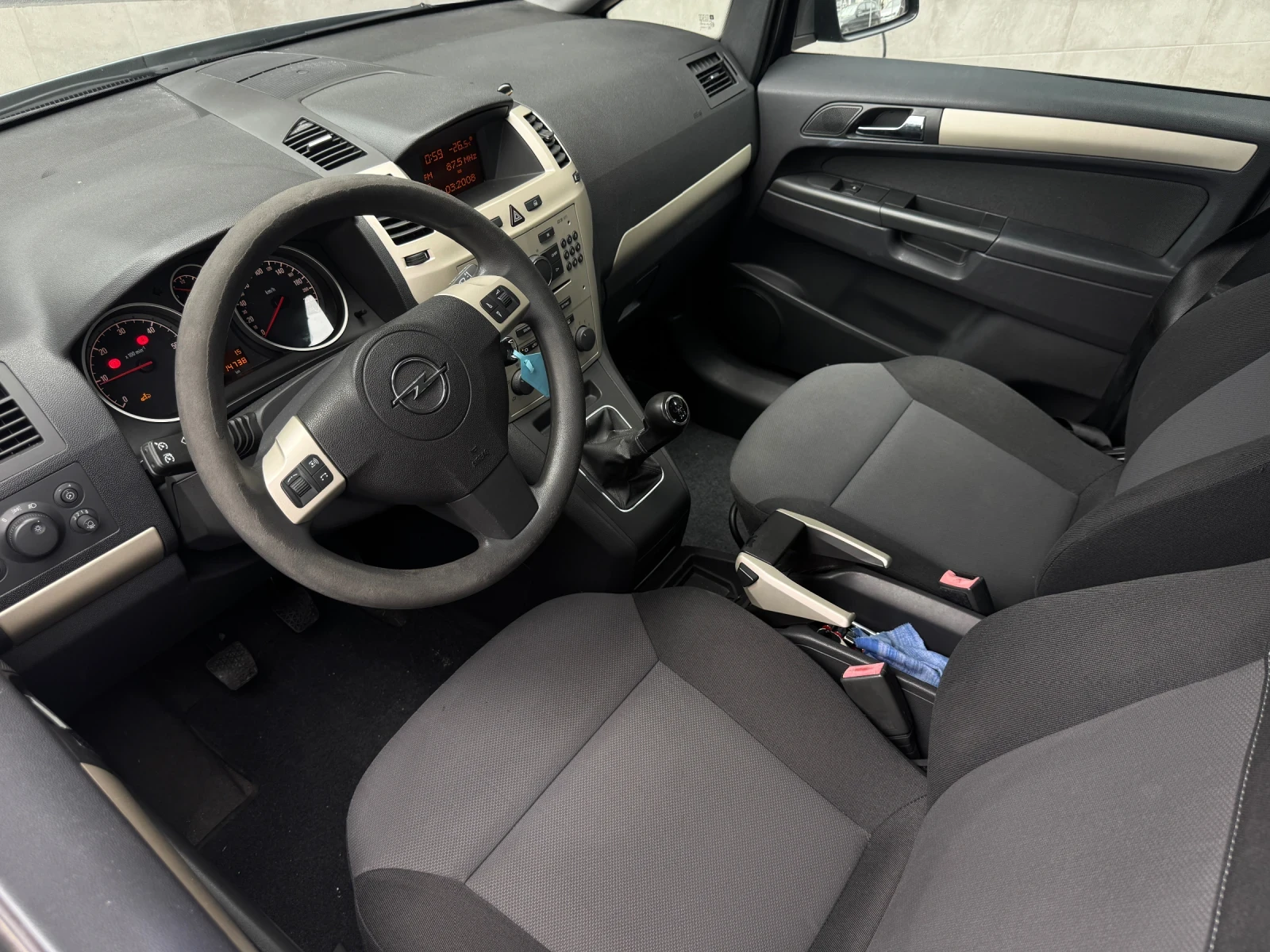 Opel Zafira 1.9 cdti 7 места, снимка 5 - Автомобили и джипове - 54765917