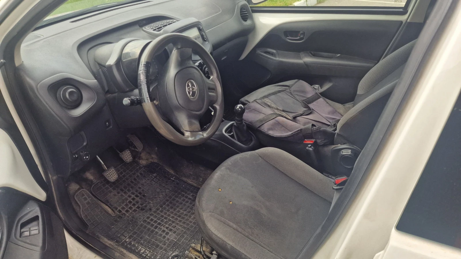 Toyota Aygo 1.0 , снимка 14 - Автомобили и джипове - 54893712