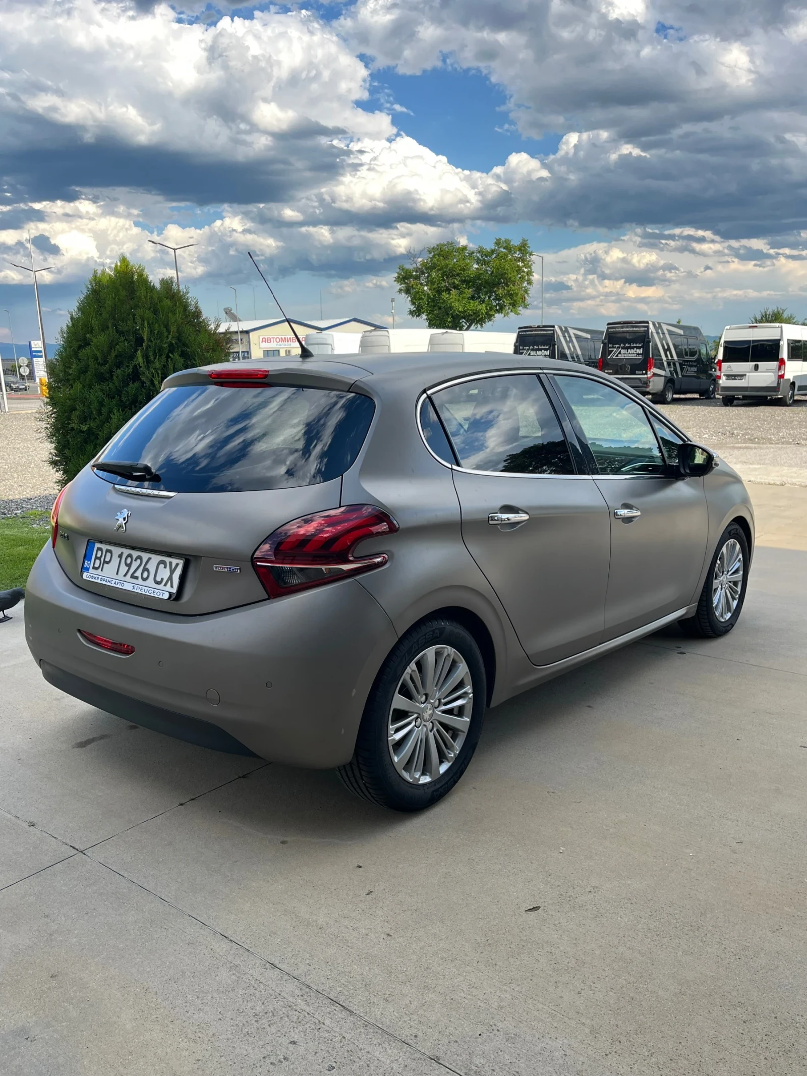 Peugeot 208 208 HDI , снимка 8 - Автомобили и джипове - 54919229