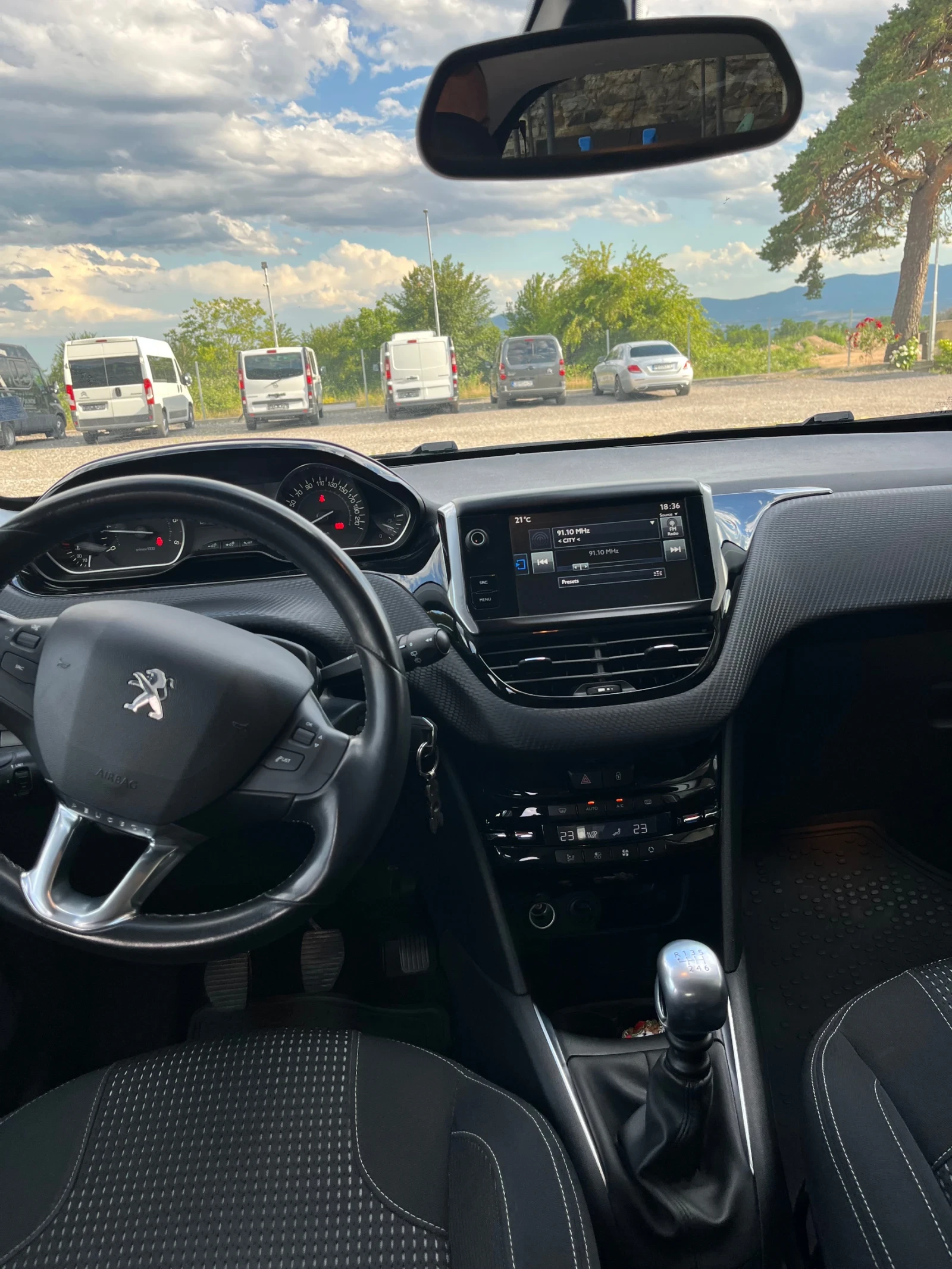 Peugeot 208 208 HDI , снимка 16 - Автомобили и джипове - 54919229