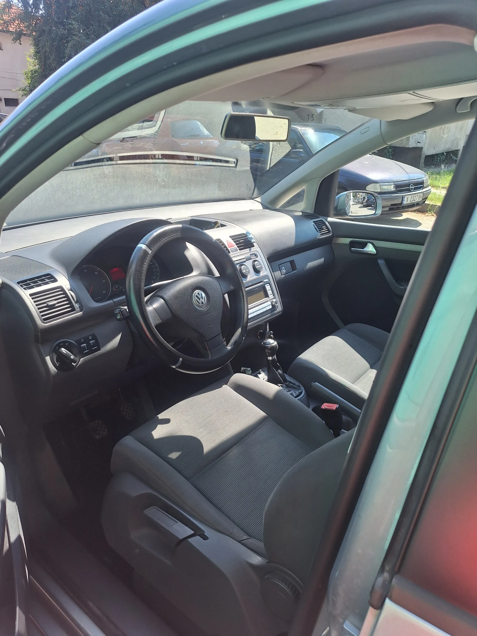 VW Touran, снимка 6 - Автомобили и джипове - 55403483