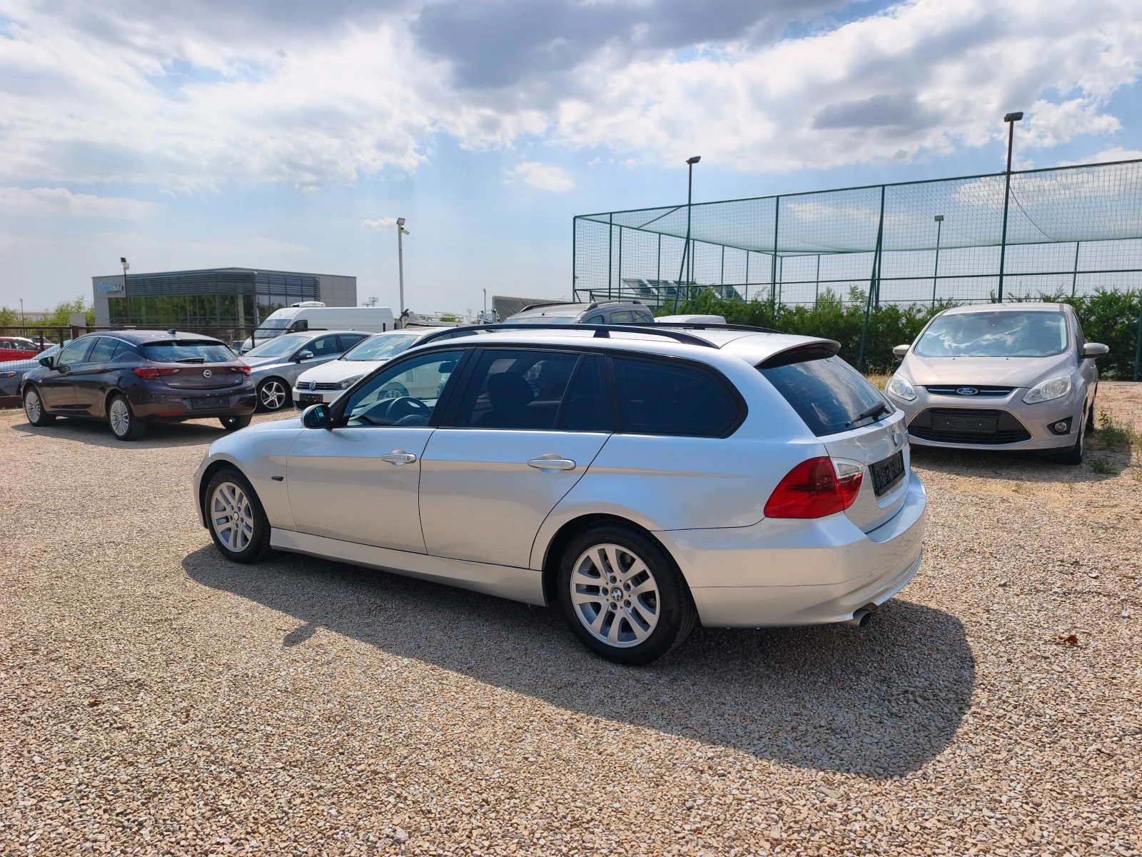 BMW 320  I 129k.c., снимка 9 - Автомобили и джипове - 55570922