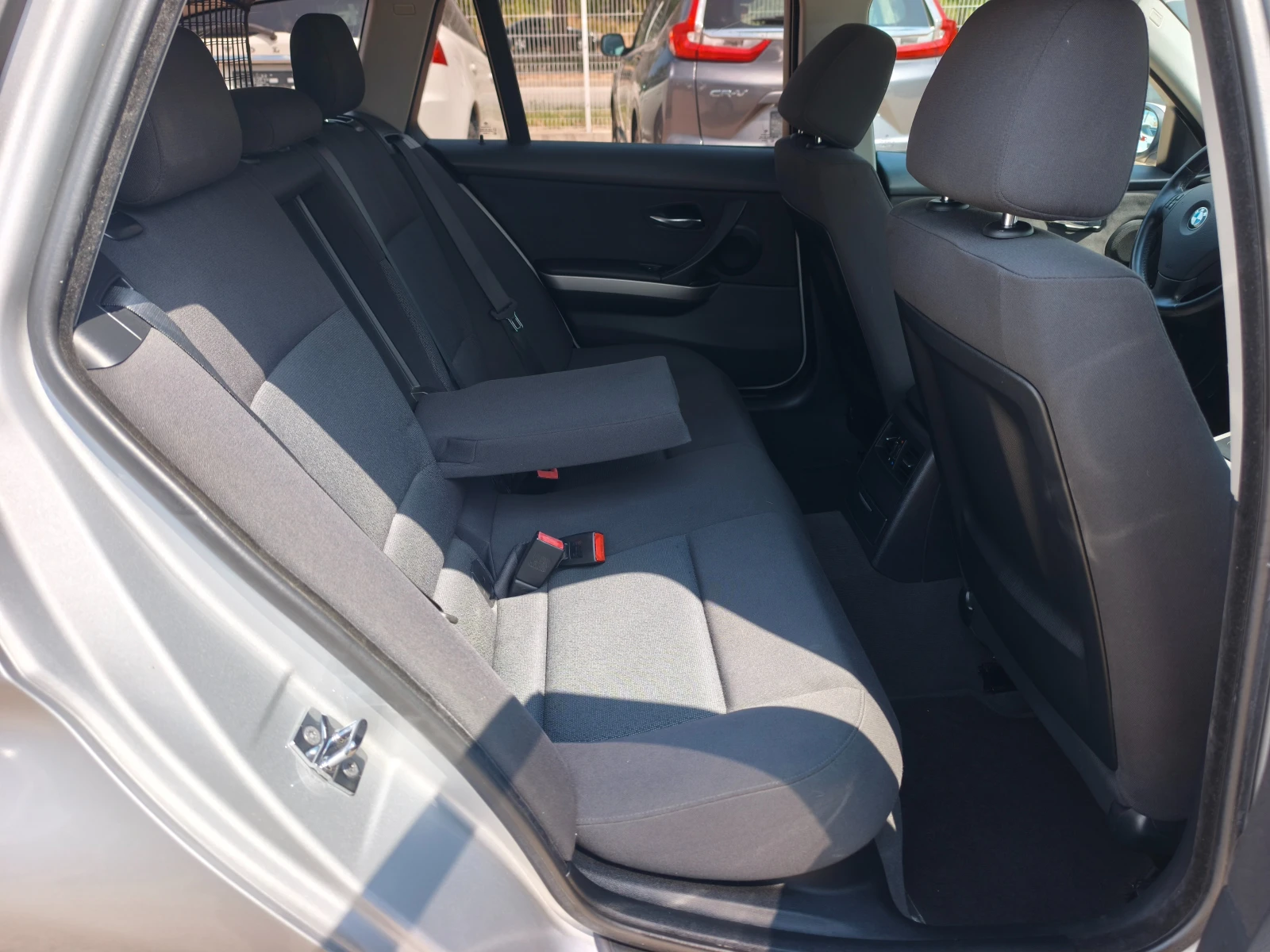 BMW 320  I 129k.c., снимка 15 - Автомобили и джипове - 55570922