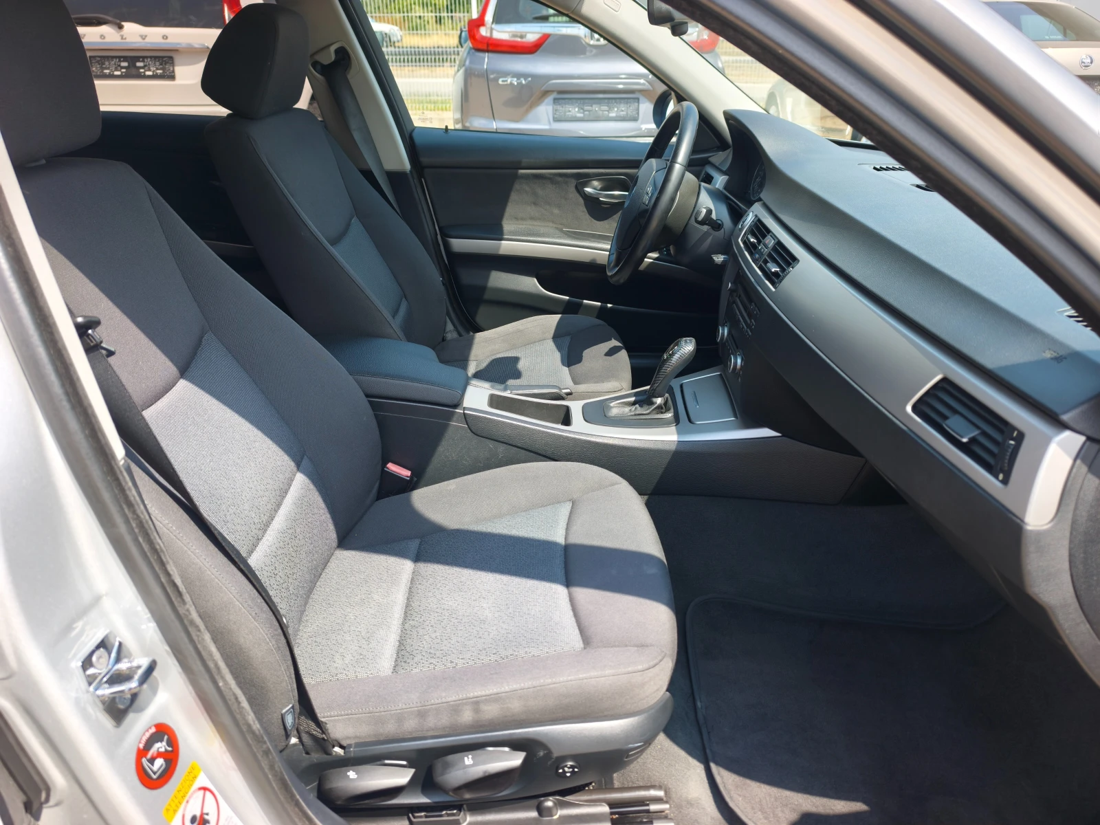 BMW 320  I 129k.c., снимка 13 - Автомобили и джипове - 55570922