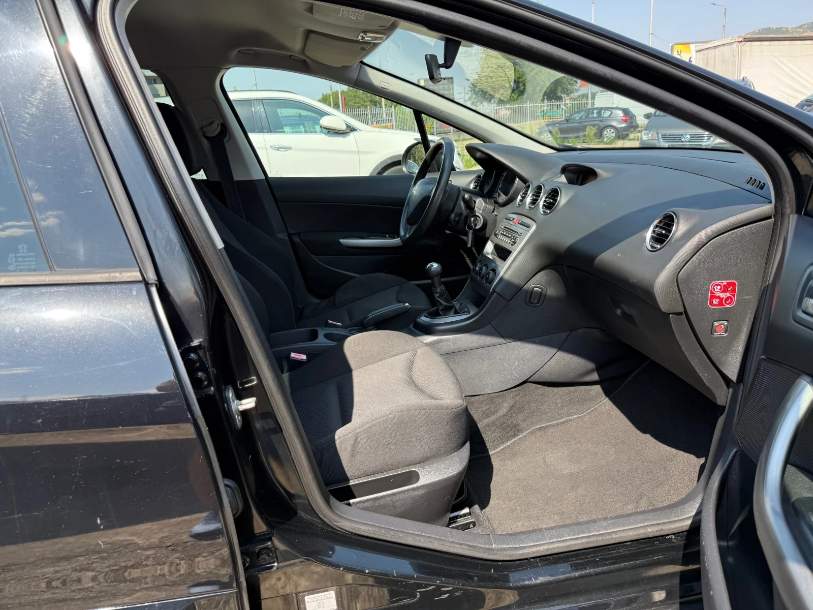 Peugeot 308 Лизинг* SW 1.6HDi Климатик, снимка 9 - Автомобили и джипове - 55643467