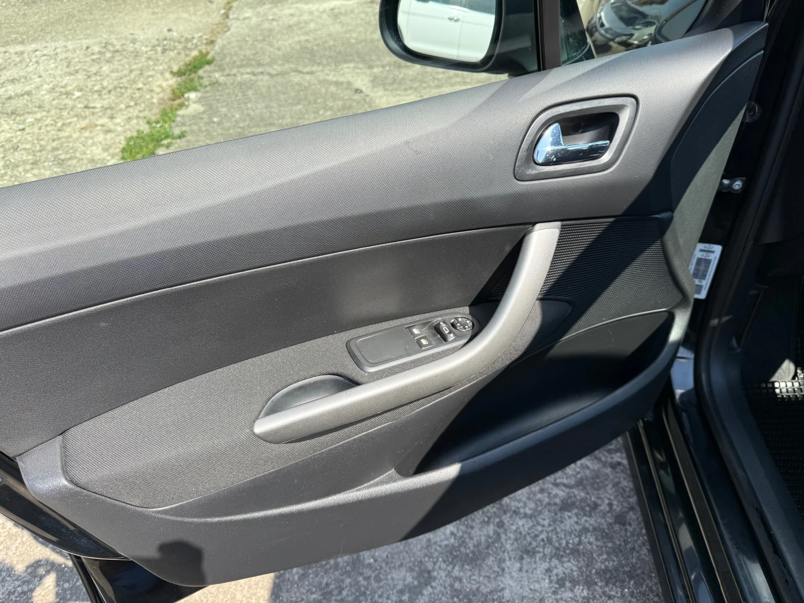 Peugeot 308 Лизинг* SW 1.6HDi Климатик, снимка 15 - Автомобили и джипове - 55643467
