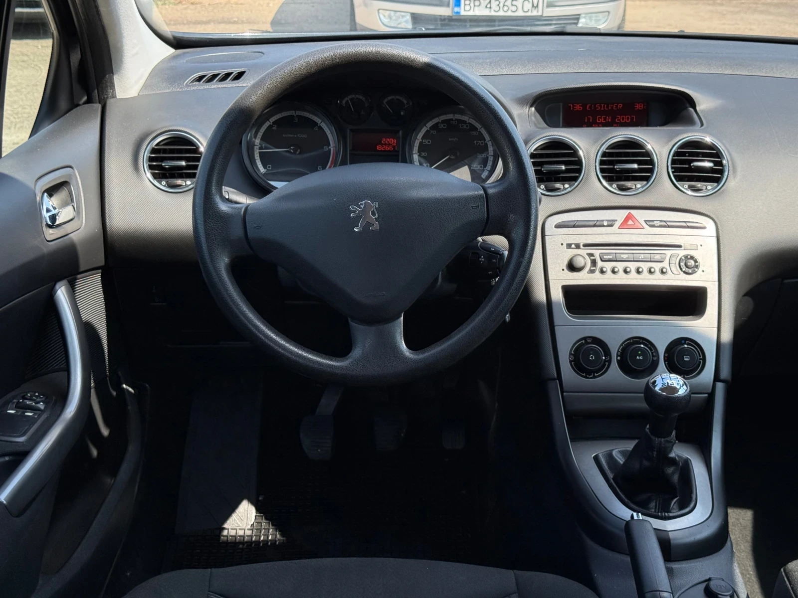 Peugeot 308 Лизинг* SW 1.6HDi Климатик, снимка 11 - Автомобили и джипове - 55643467