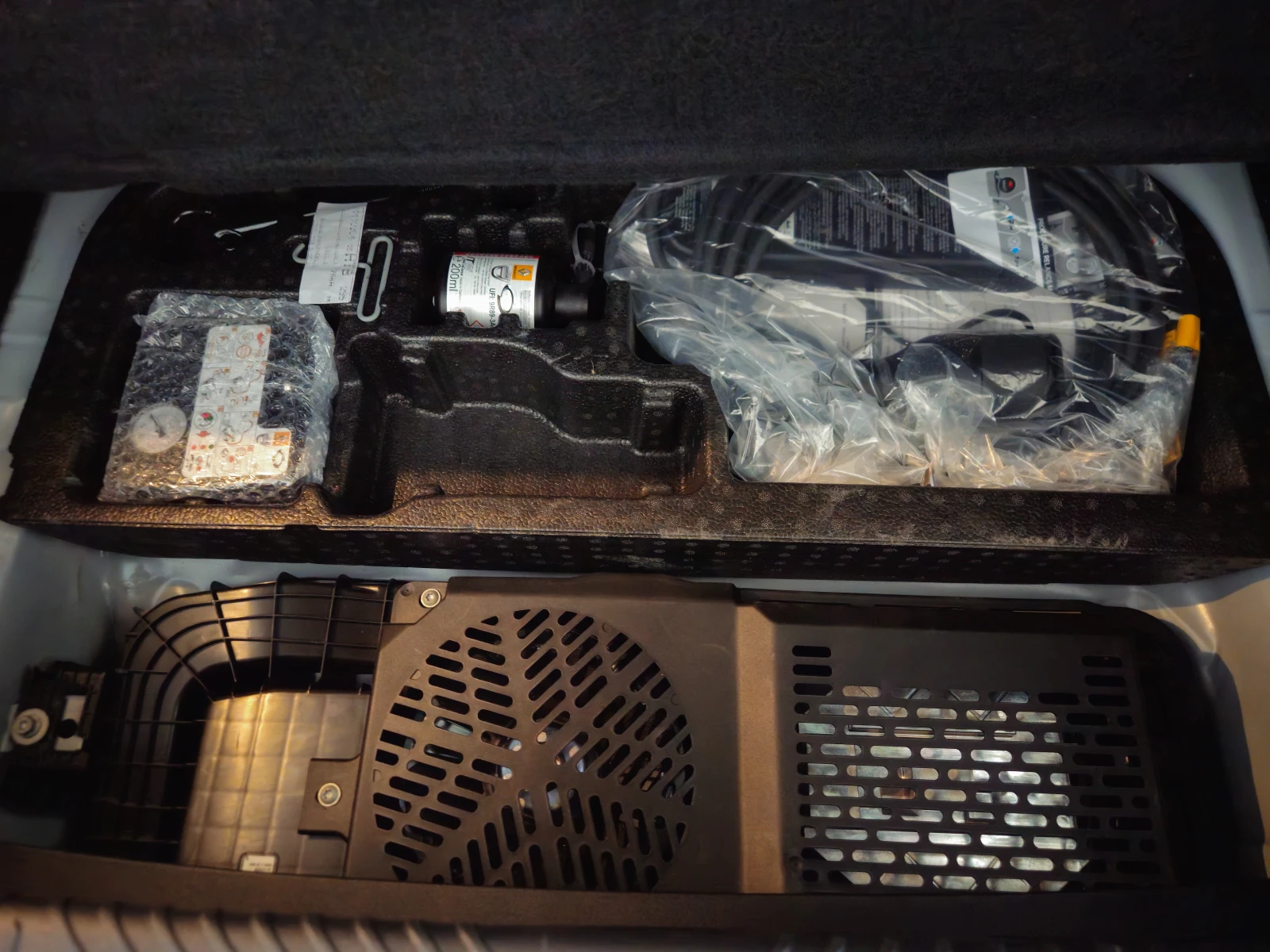 Renault 5 E - Tech 13000KM  !!!!!!, снимка 14 - Автомобили и джипове - 55749192