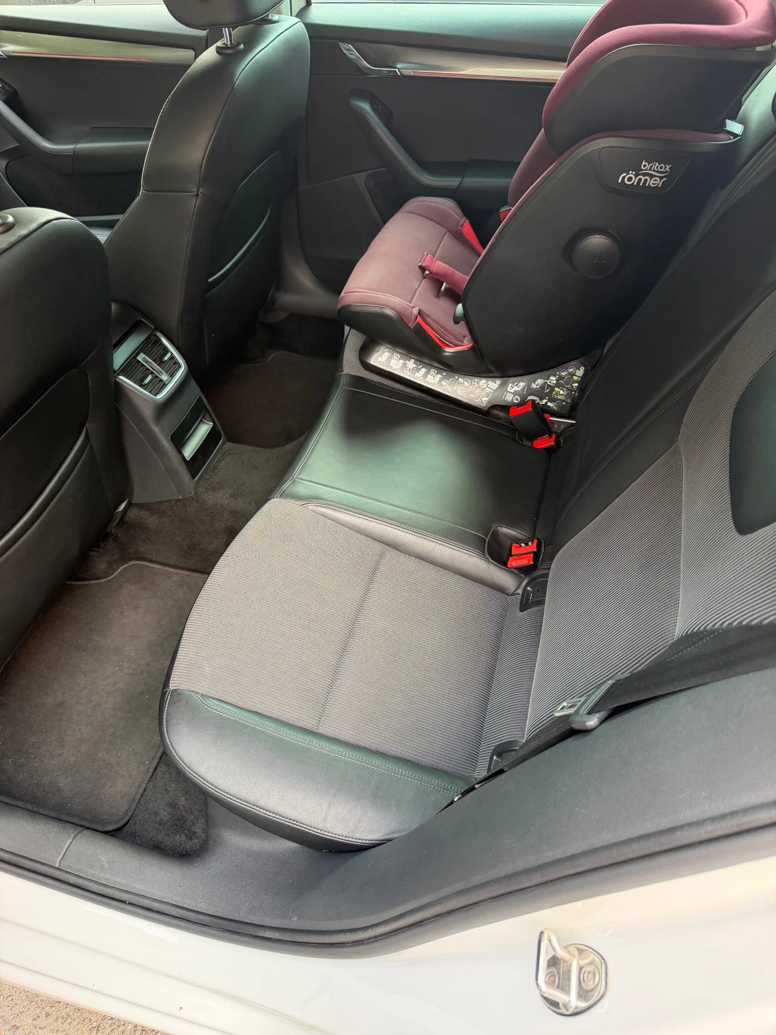 Skoda Octavia 3FL 2.0TDI Style DSG7 кожа, снимка 14 - Автомобили и джипове - 55768420