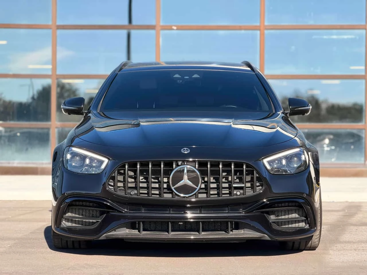 Mercedes-Benz E 63 AMG S 4MATIC+ Wagon| Carbon Ceramic Brakes| 2 КЛЮЧА, снимка 6 - Автомобили и джипове - 56216814
