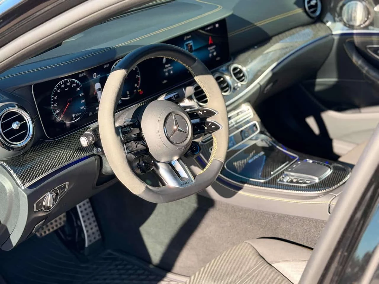 Mercedes-Benz E 63 AMG S 4MATIC+ Wagon| Carbon Ceramic Brakes| 2 КЛЮЧА, снимка 5 - Автомобили и джипове - 56216814