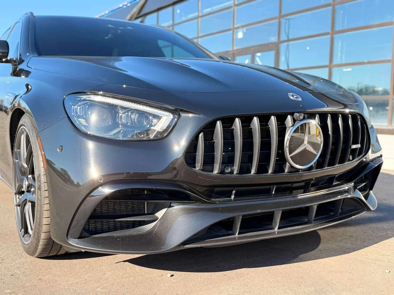 Mercedes-Benz E 63 AMG S 4MATIC+ Wagon| Carbon Ceramic Brakes| 2 КЛЮЧА, снимка 10 - Автомобили и джипове - 56216814