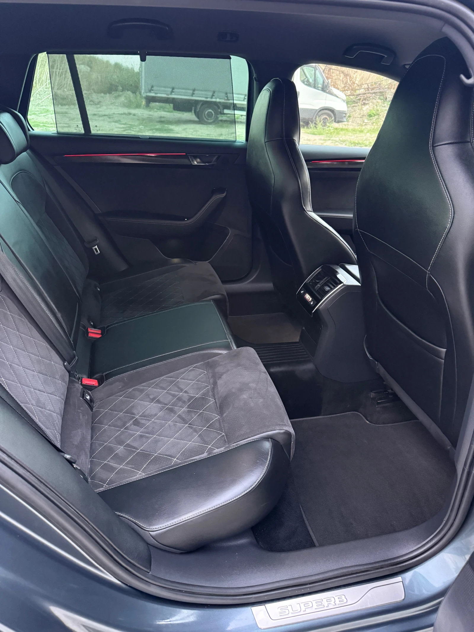 Skoda Superb Sportline Facelift Digital, снимка 11 - Автомобили и джипове - 56260943