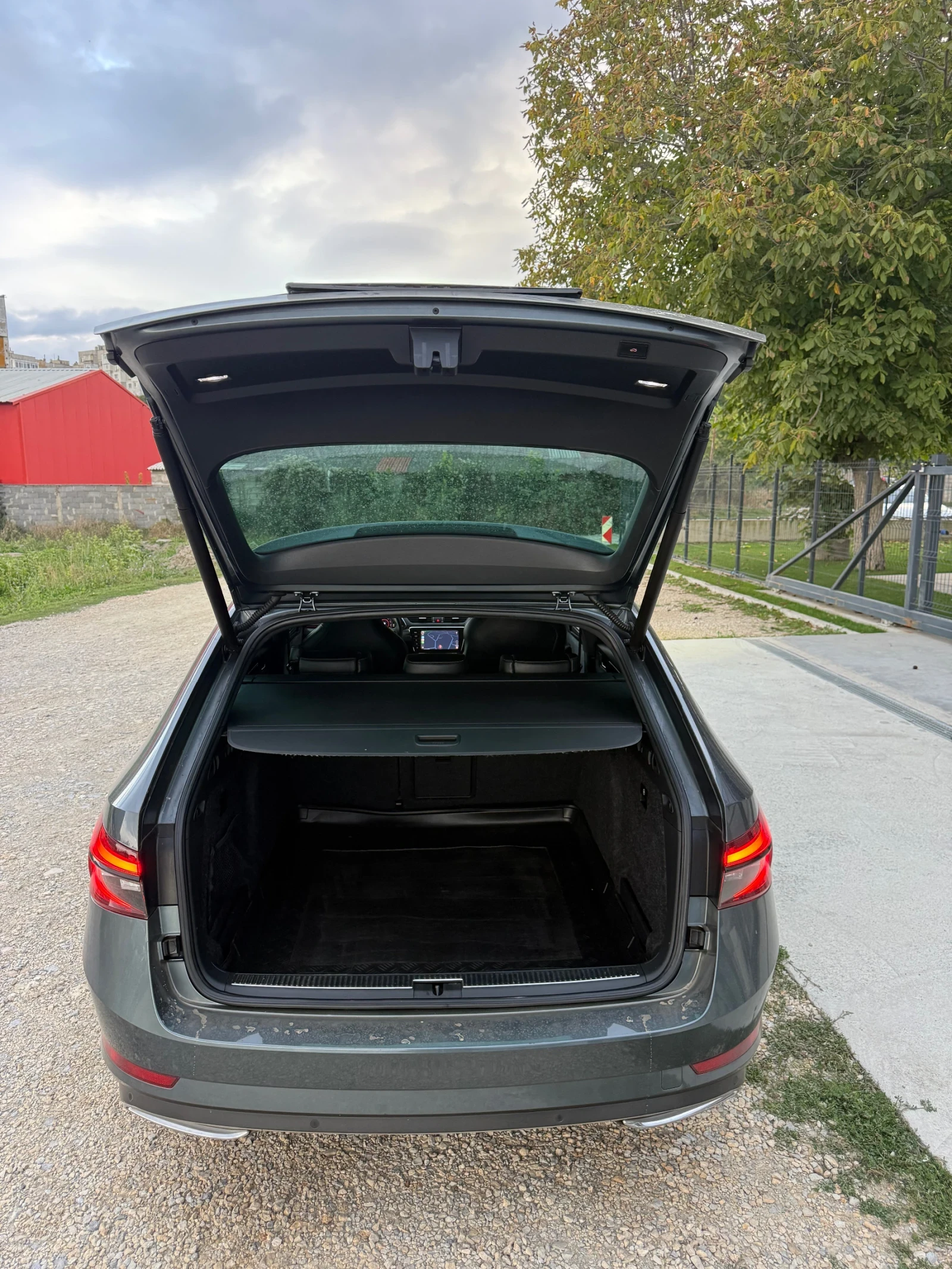 Skoda Superb Sportline Facelift Digital, снимка 10 - Автомобили и джипове - 56260943