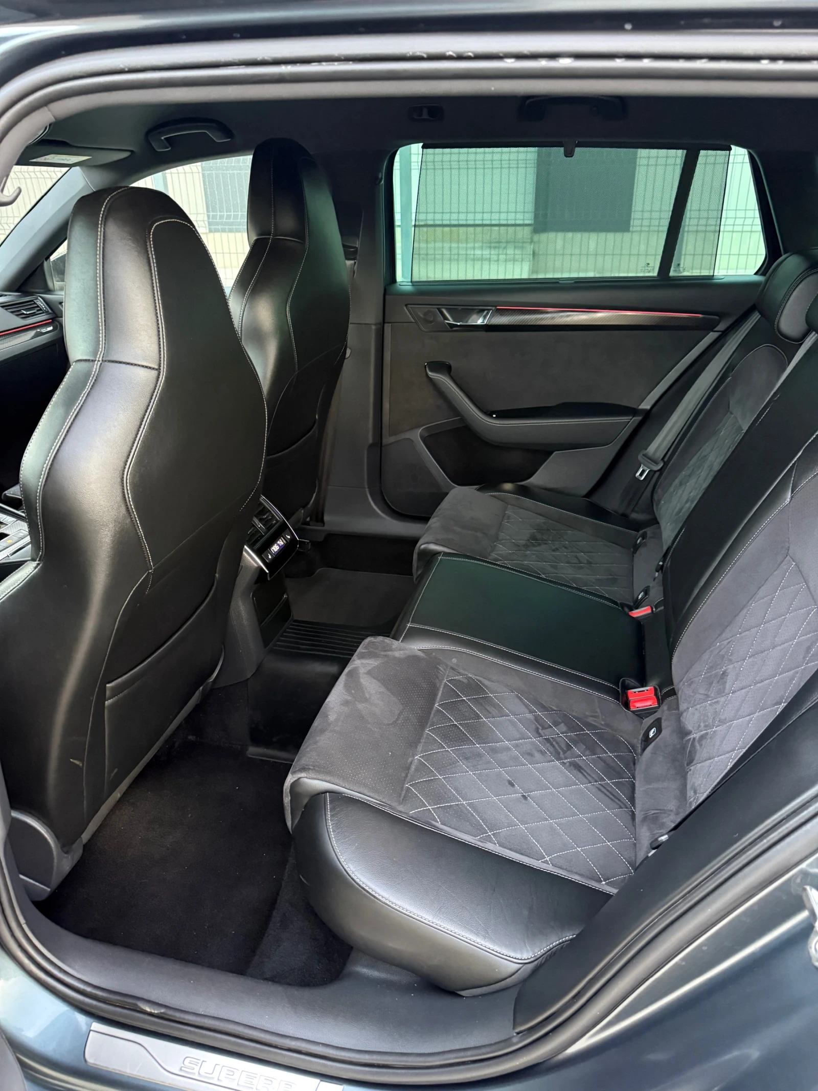 Skoda Superb Sportline Facelift Digital, снимка 9 - Автомобили и джипове - 56260943