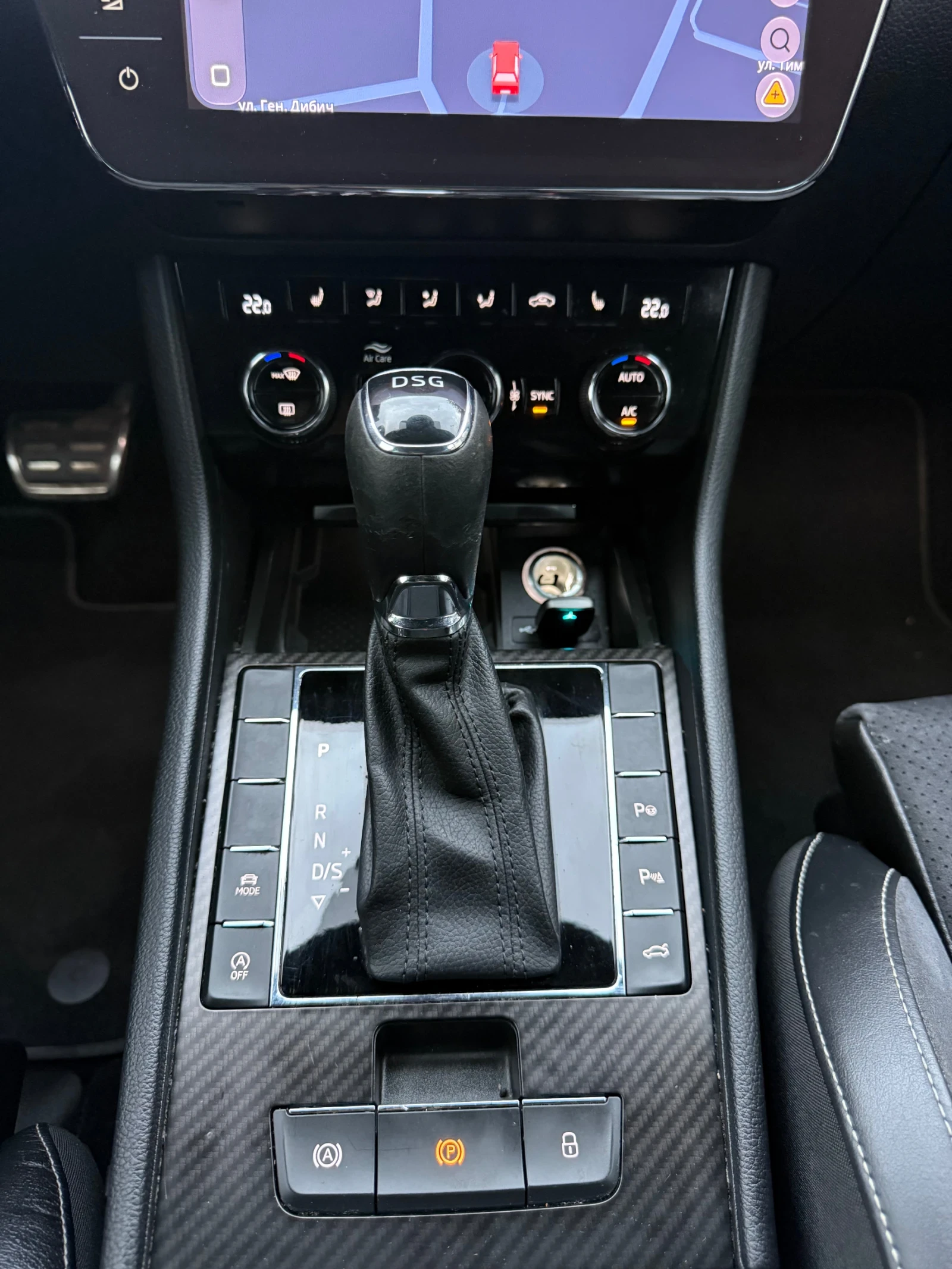 Skoda Superb Sportline Facelift Digital, снимка 14 - Автомобили и джипове - 56260943