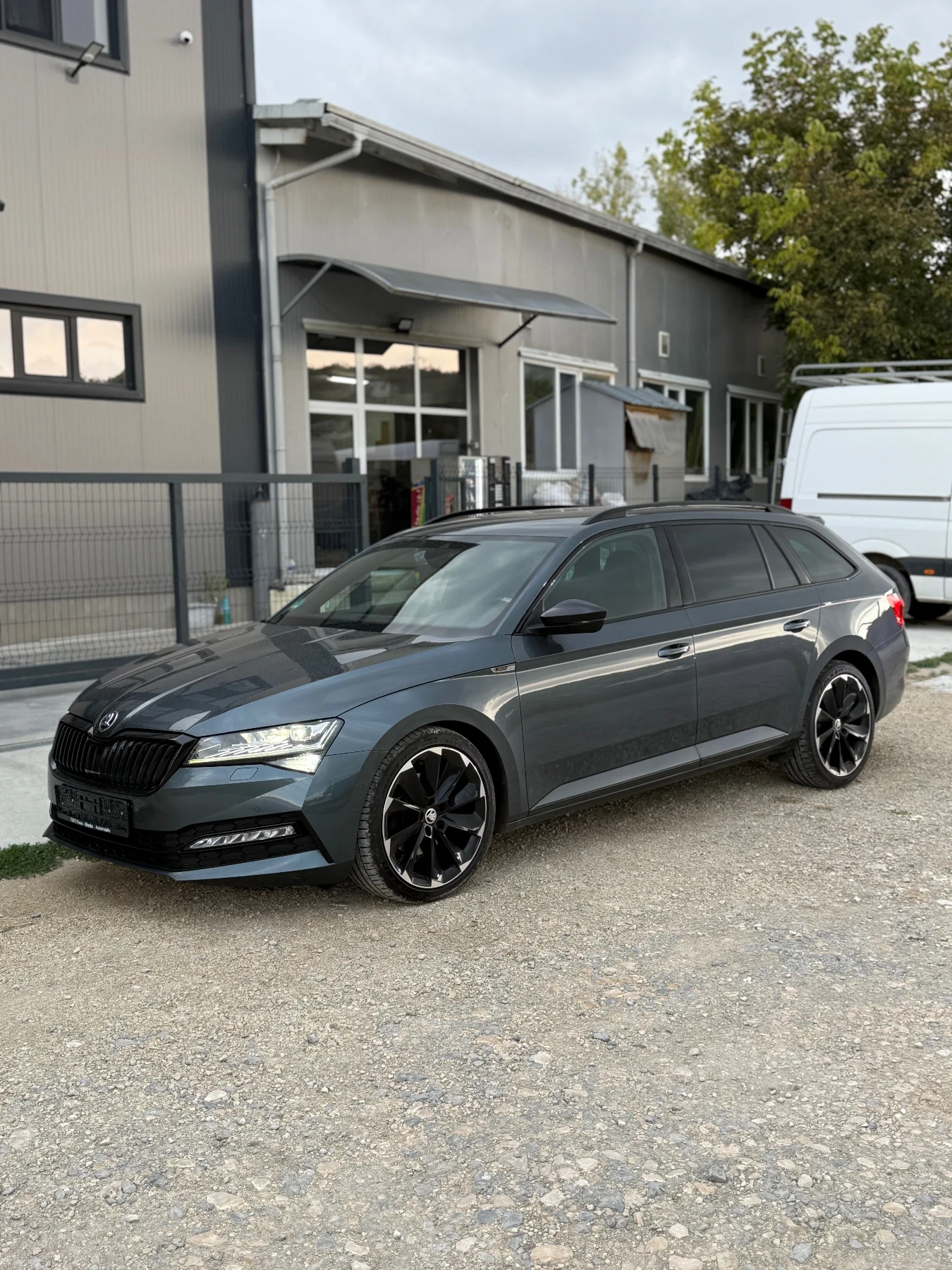 Skoda Superb Sportline Facelift Digital, снимка 2 - Автомобили и джипове - 56260943