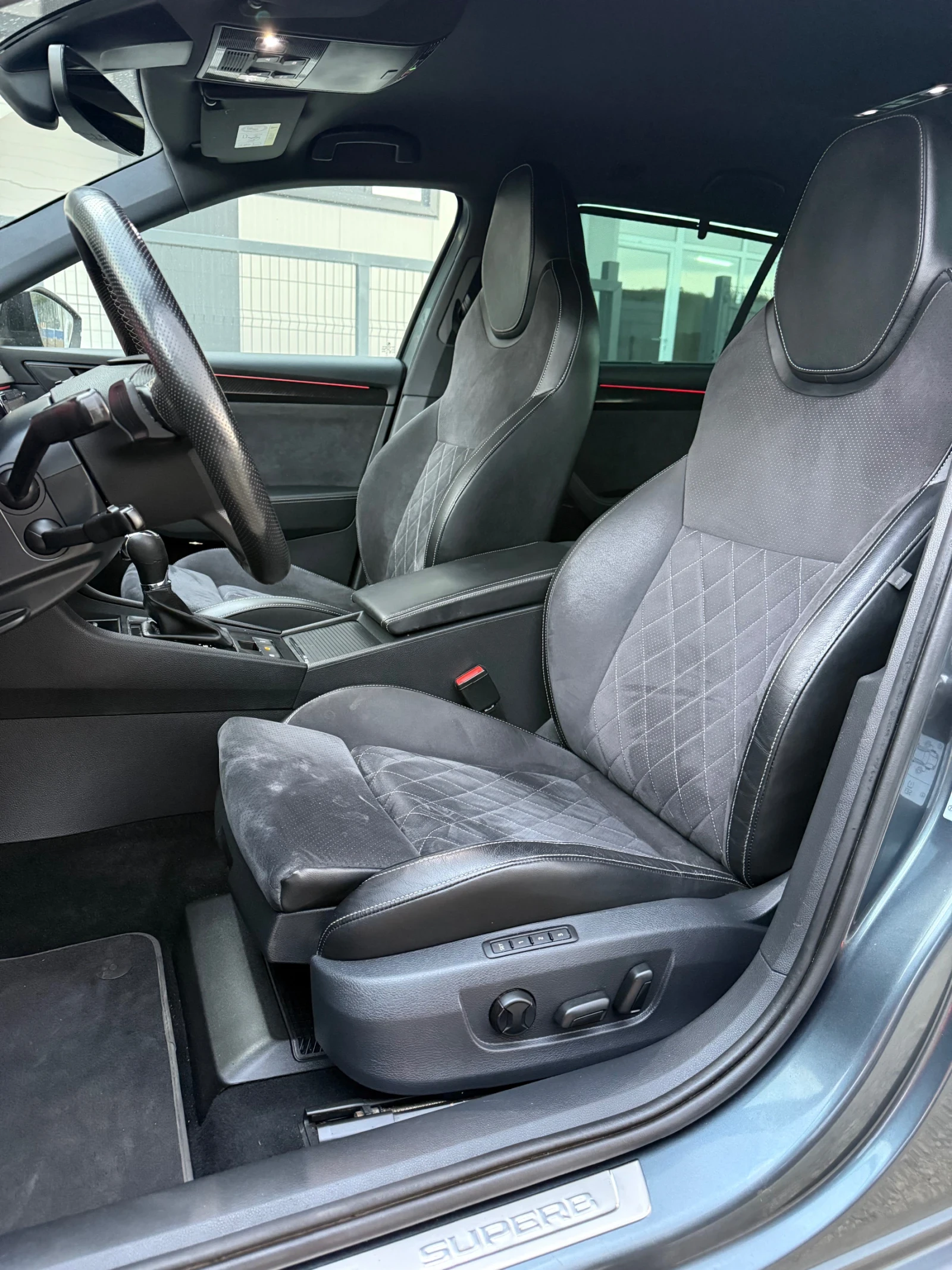 Skoda Superb Sportline Facelift Digital, снимка 8 - Автомобили и джипове - 56260943