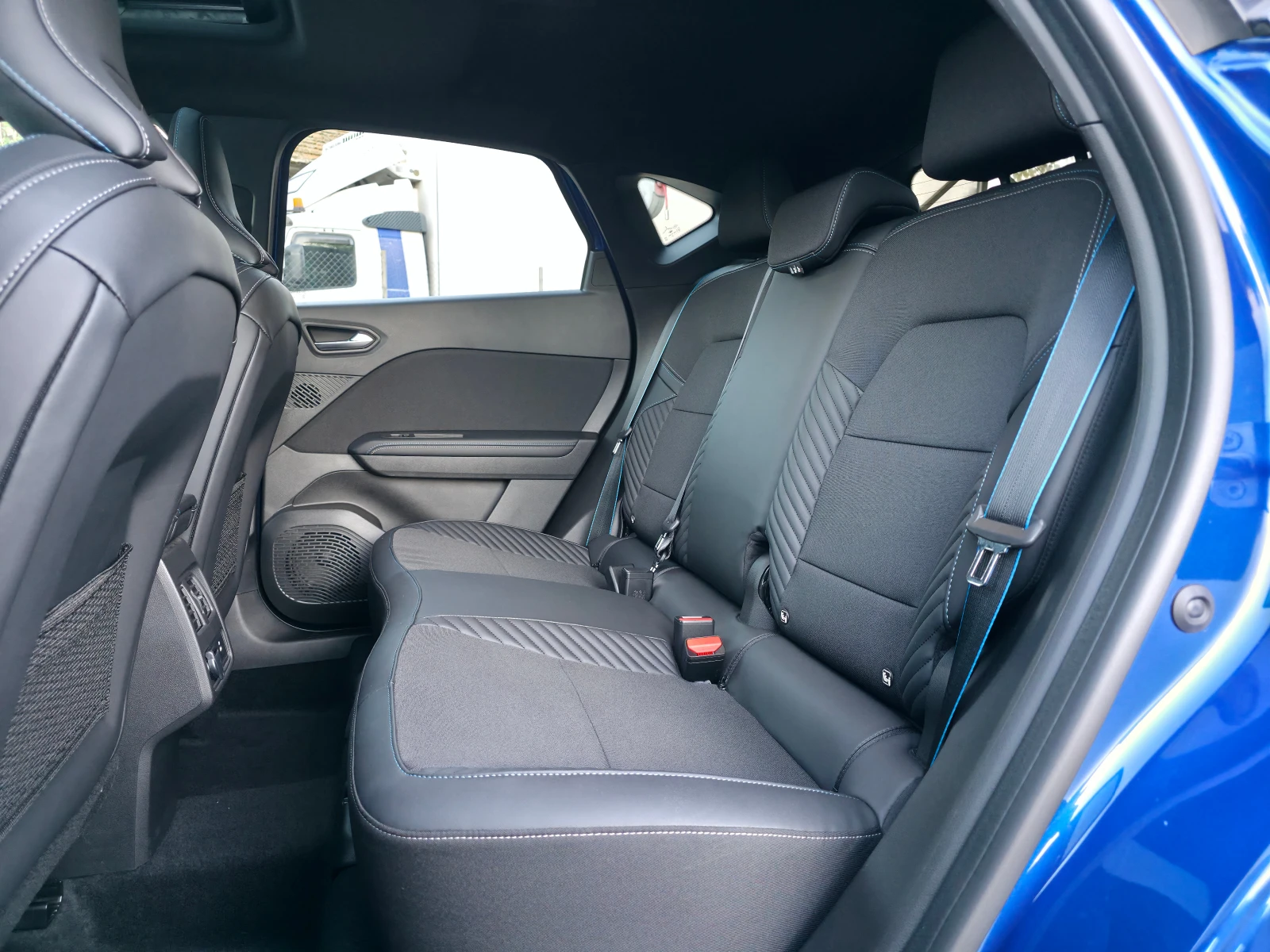 Renault Captur 1.6 E-Tech Hybrid Alpine , снимка 12 - Автомобили и джипове - 56370762