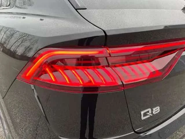 Audi Q8 * BLACK OPTICS * 360 * ОБДУХВАНЕ * ПАНО , снимка 12 - Автомобили и джипове - 54416052