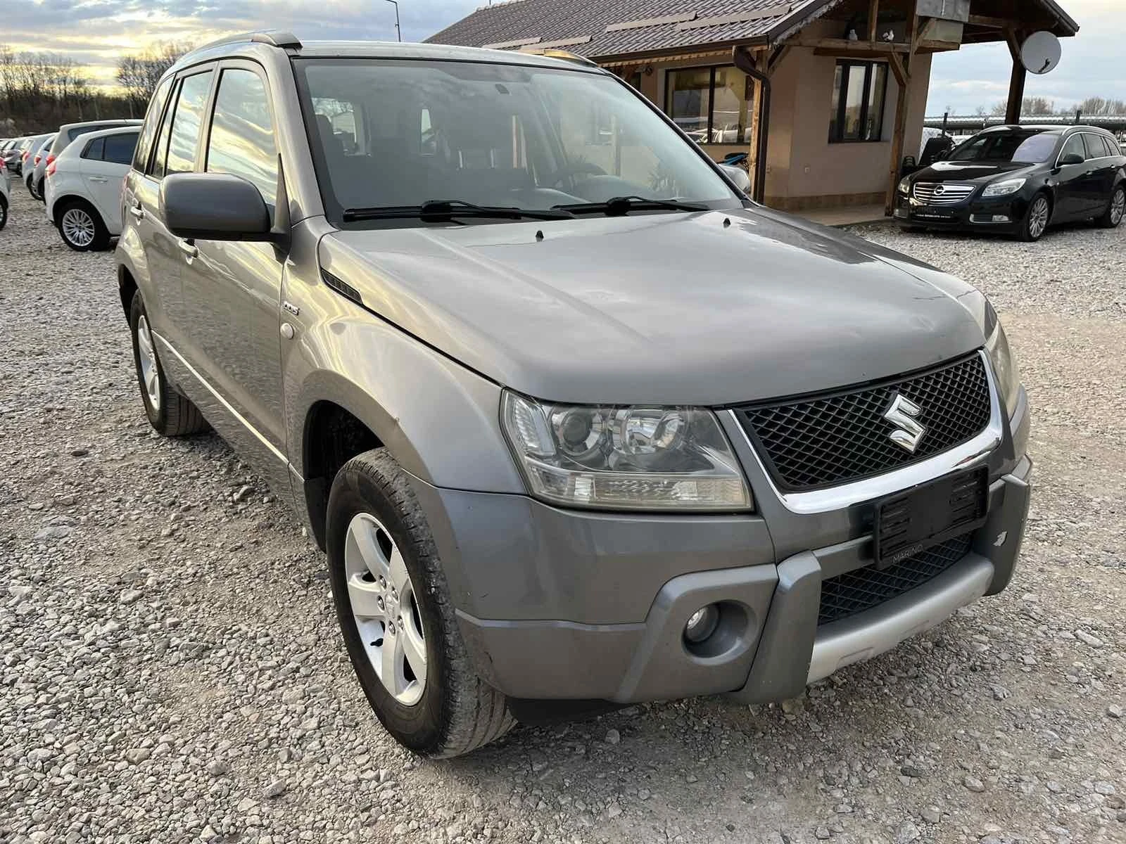 Suzuki Grand vitara 1.9DCI 129кс 4Х4, БЪРЗИ И БАВНИ КЛИМАТРОНИК ИТАЛИЯ - изображение 3