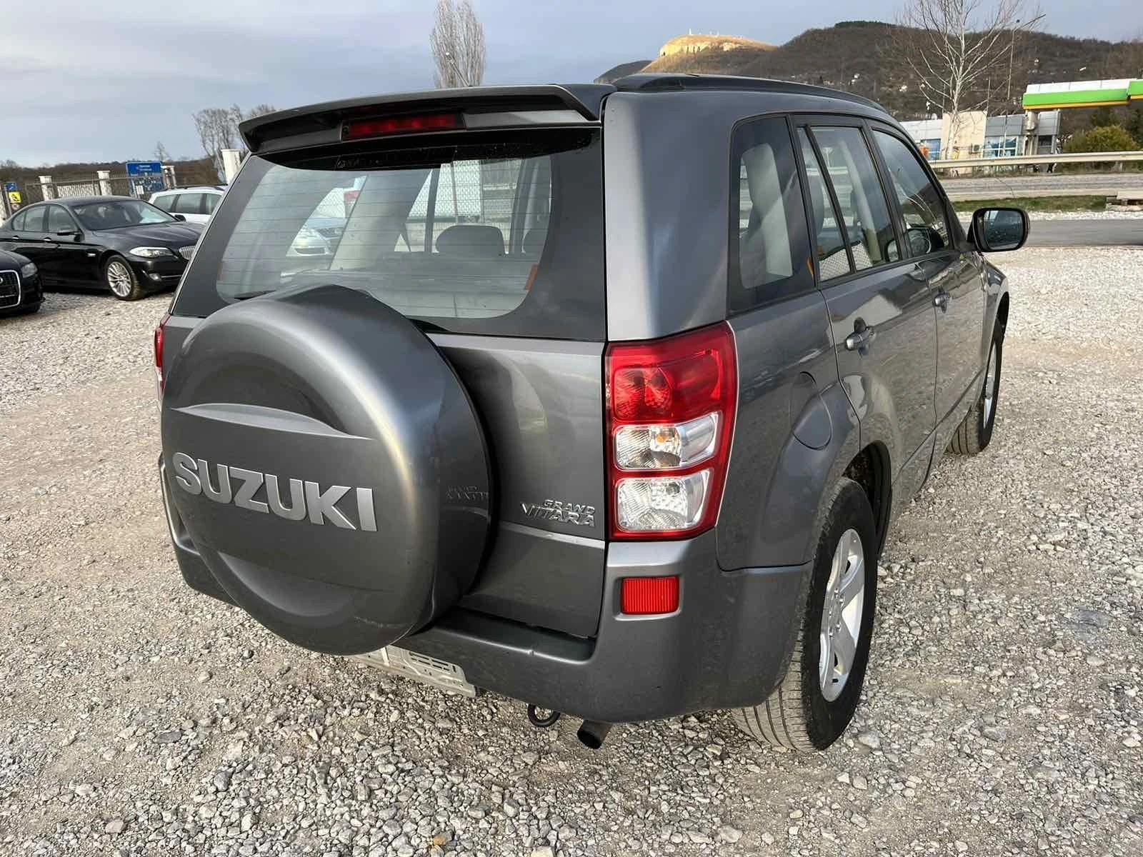 Suzuki Grand vitara 1.9DCI 129кс 4Х4, БЪРЗИ И БАВНИ КЛИМАТРОНИК ИТАЛИЯ - изображение 4