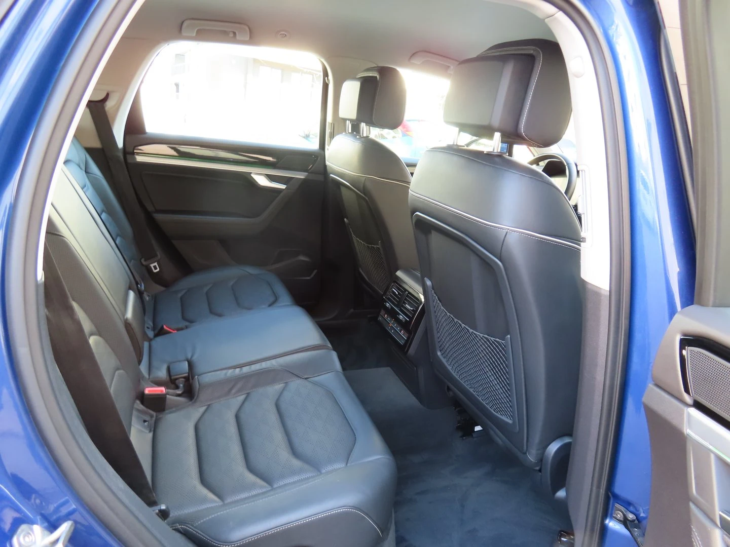 VW Touareg V6 TDI BMT 4MOTION - изображение 7