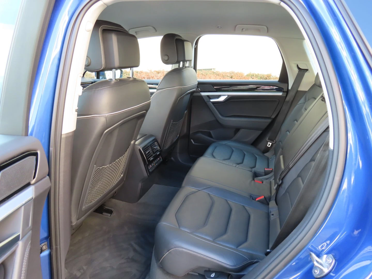 VW Touareg V6 TDI BMT 4MOTION - изображение 6