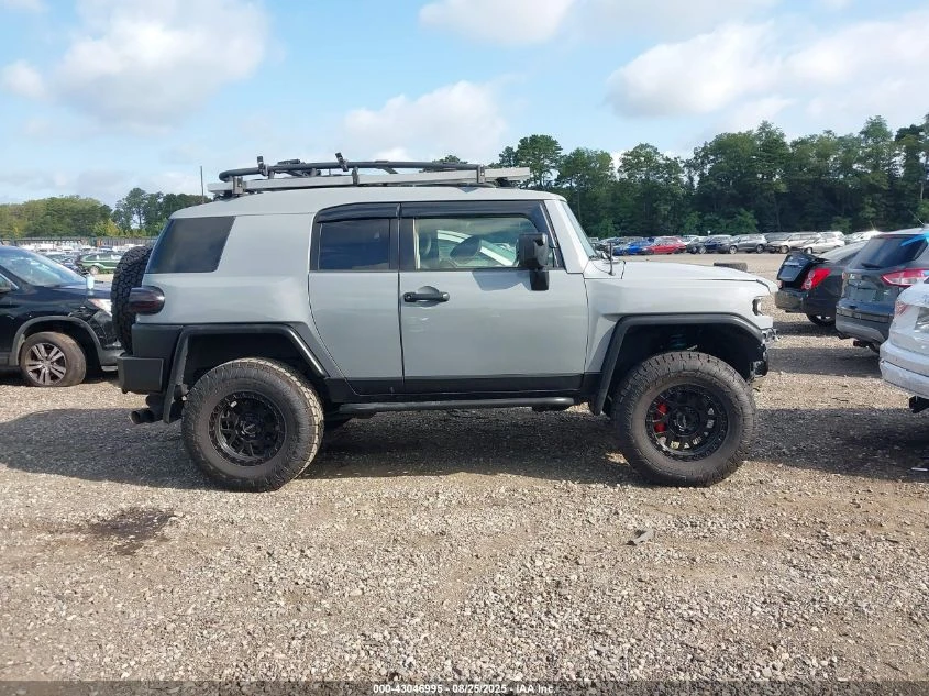 Toyota Fj cruiser 2013 TOYOTA FJ CRUISER - изображение 4