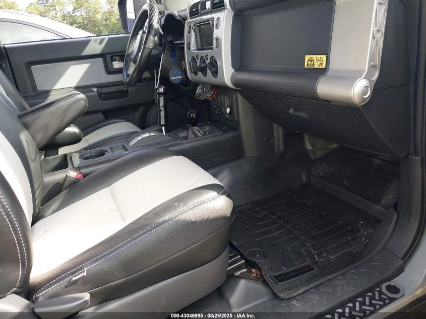 Toyota Fj cruiser 2013 TOYOTA FJ CRUISER - изображение 10