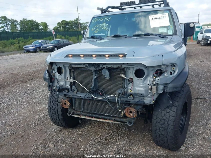 Toyota Fj cruiser 2013 TOYOTA FJ CRUISER - изображение 2