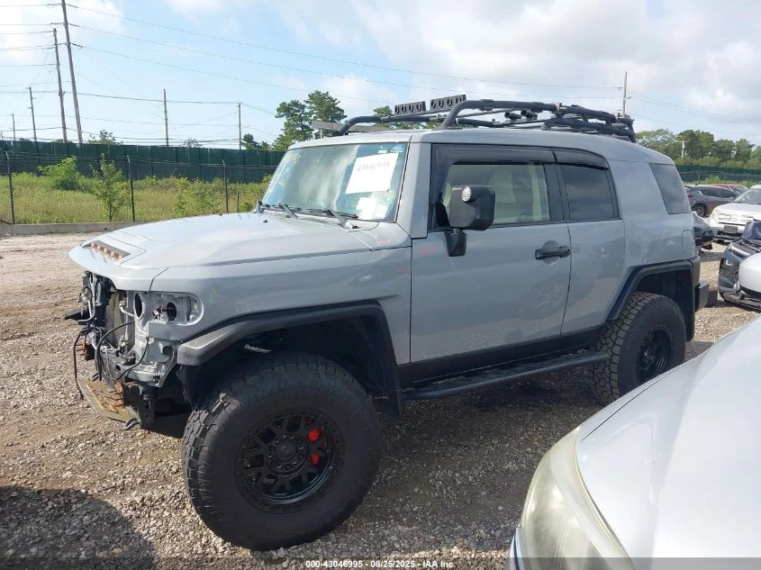 Toyota Fj cruiser 2013 TOYOTA FJ CRUISER - изображение 5