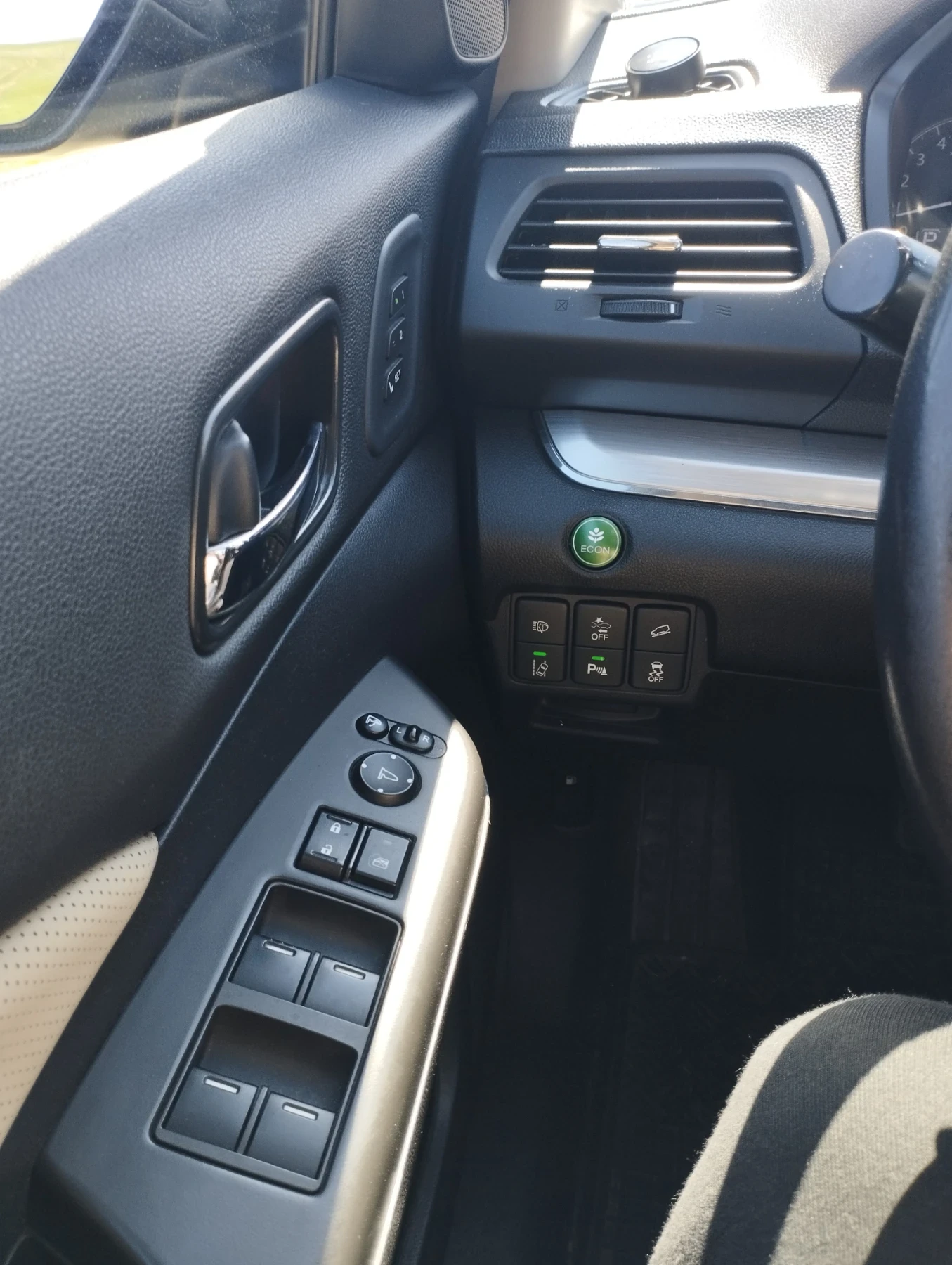 Honda Cr-v 1, 6 Execkluziv 4+ 4, снимка 9 - Автомобили и джипове - 54114335