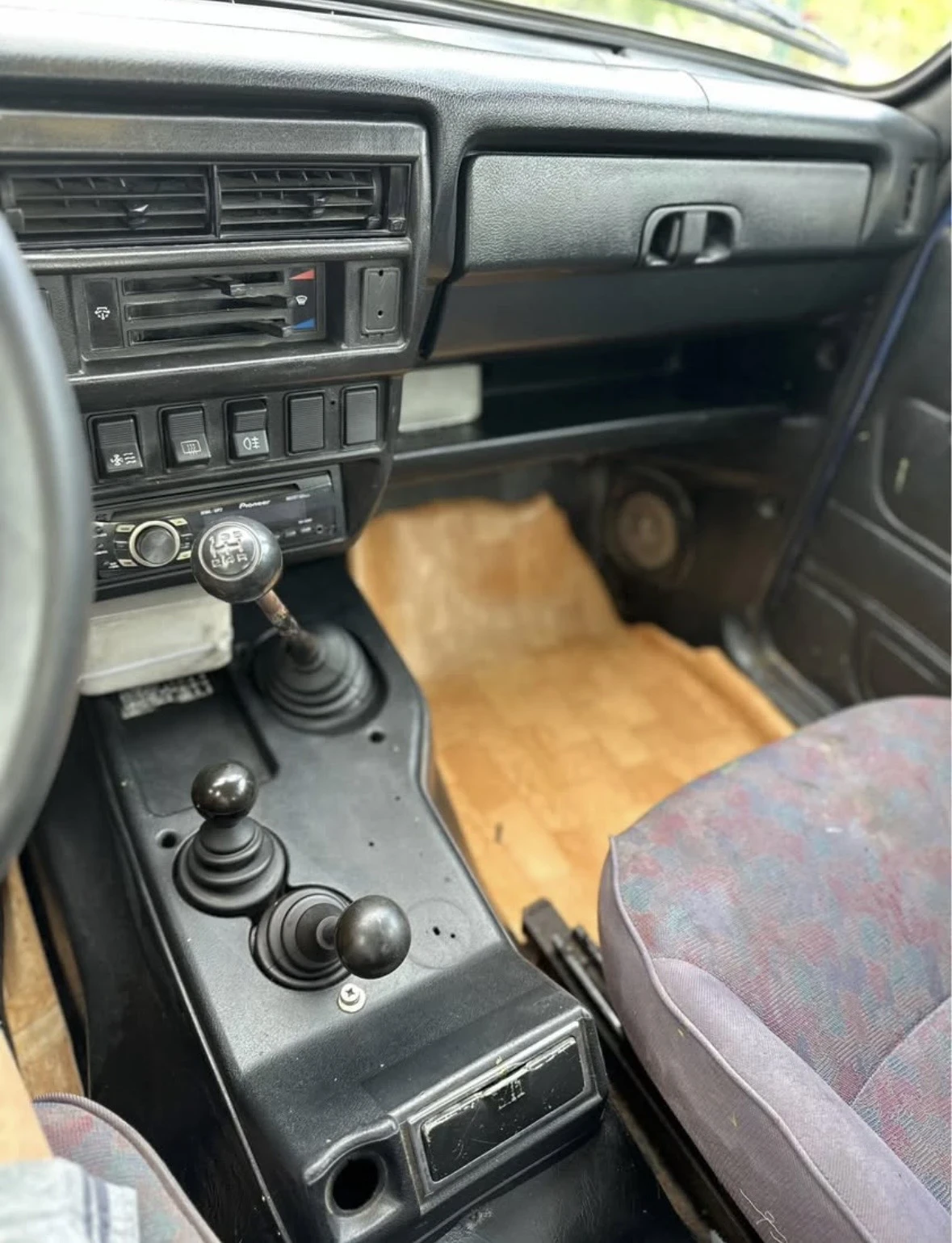 Lada Niva 1.7 газ, снимка 7 - Автомобили и джипове - 54139893