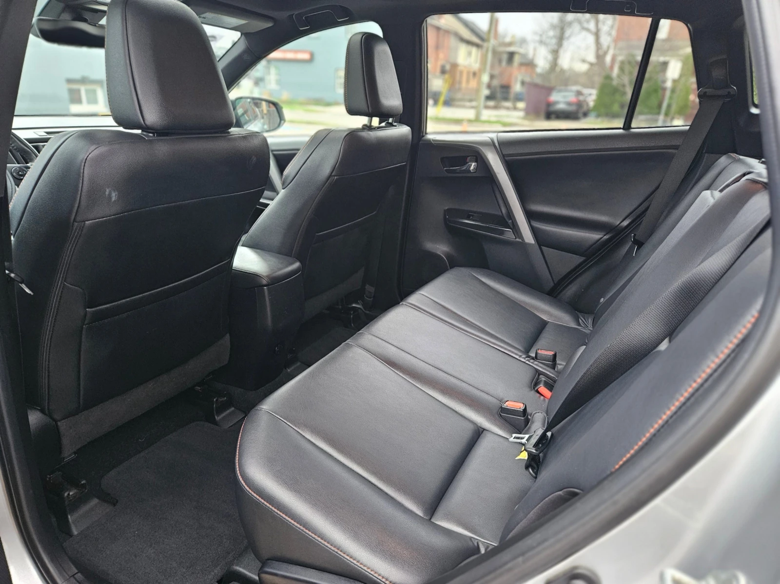 Toyota Rav4 SE AWD, снимка 12 - Автомобили и джипове - 54711788